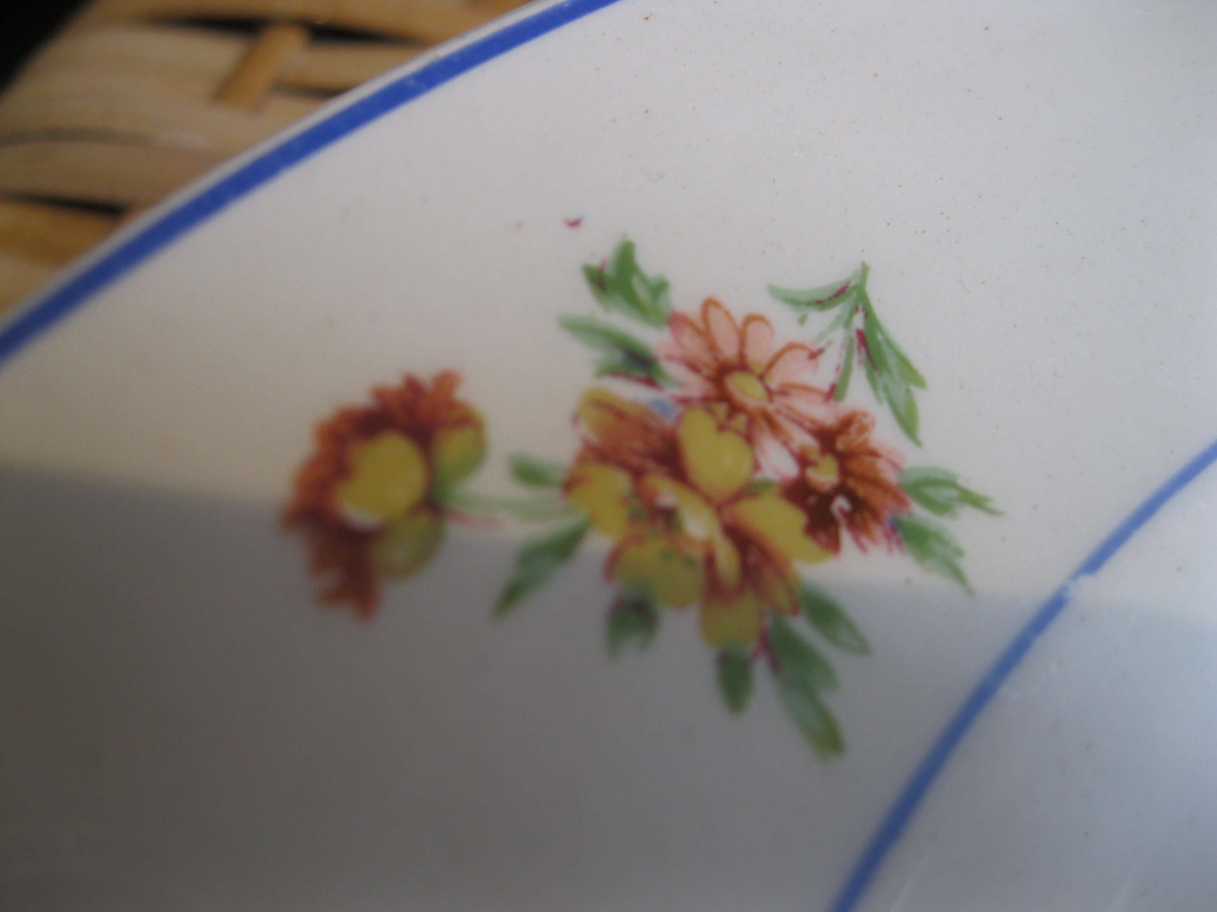 Lot d'assiettes de Lunéville en demi porcelaine décor "Marie"