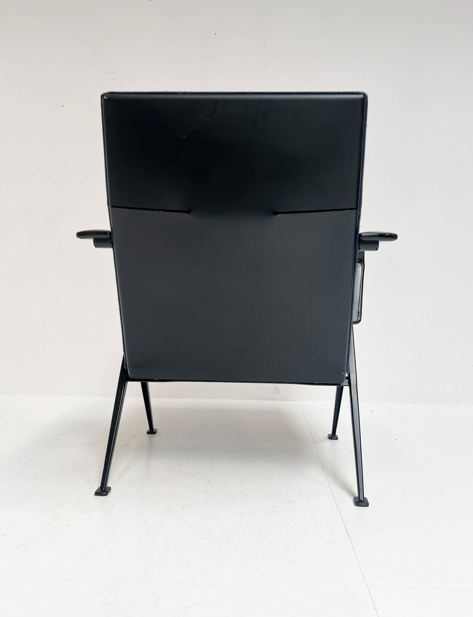 Repose armchair by Friso Kramer for Ahrend de Cirkel, 1960s