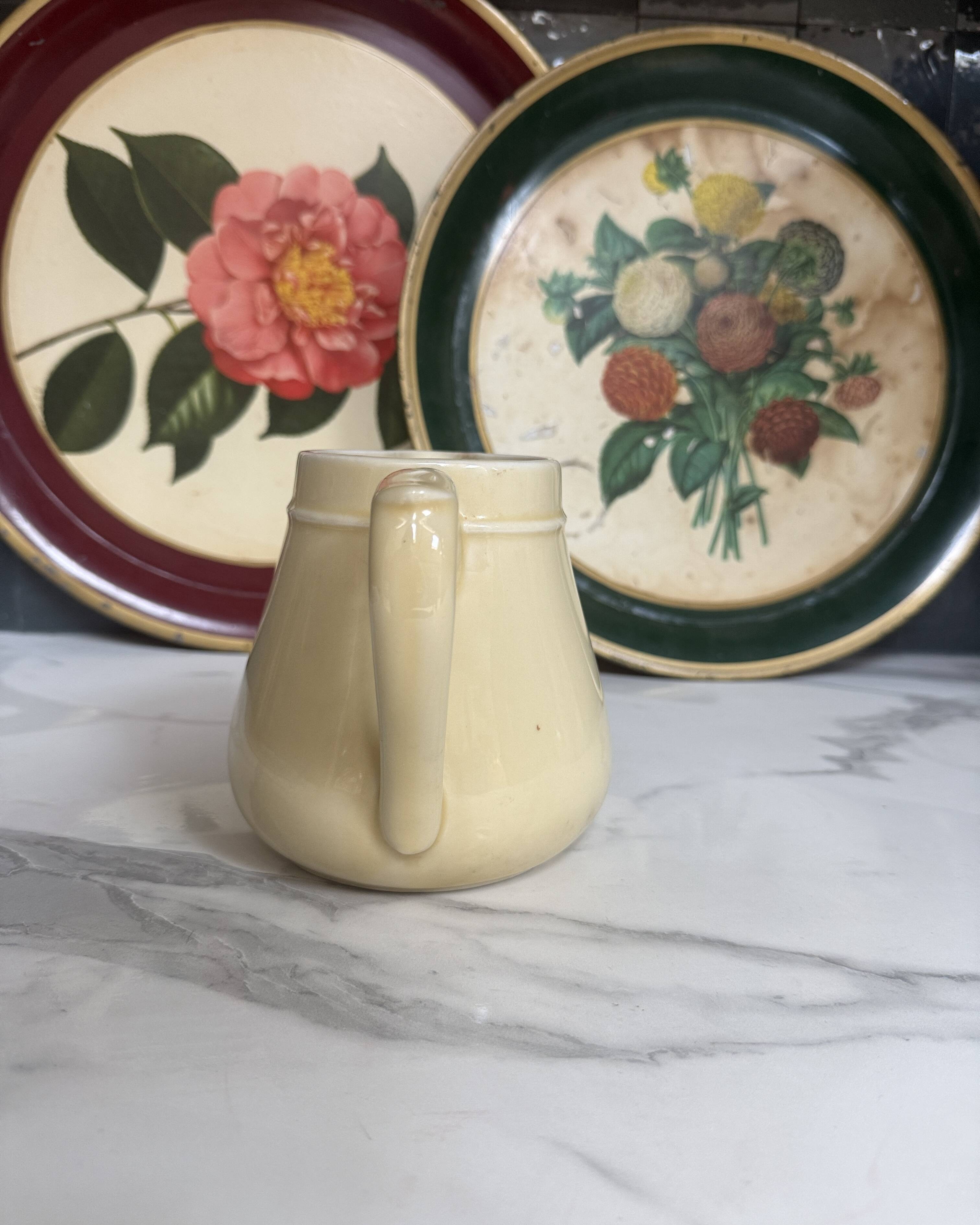 Pichet vintage jaune beurre