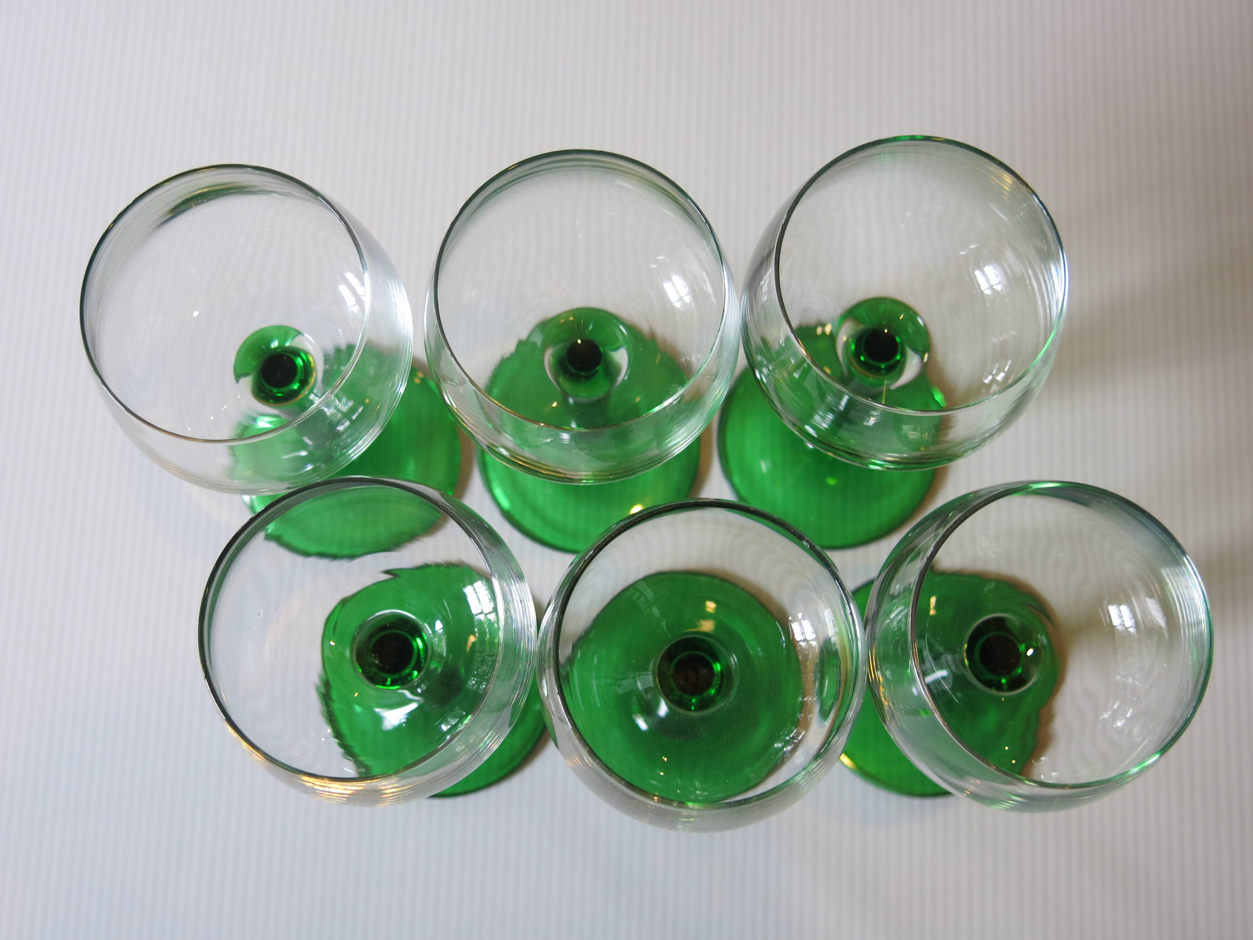 6 glasses of white wine from Alsace in very good condition.