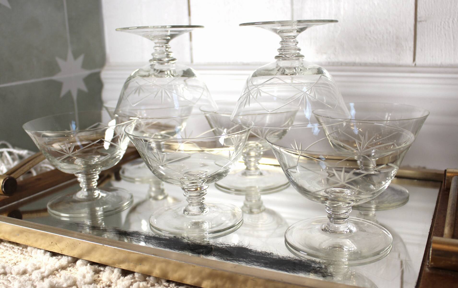 Set of 8 Champagne glasses in engraved crystal - Authentic Art Deco 1940