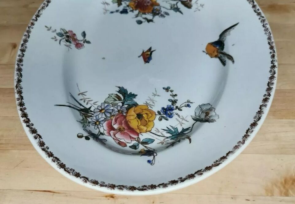 Decorative dish old earthenware