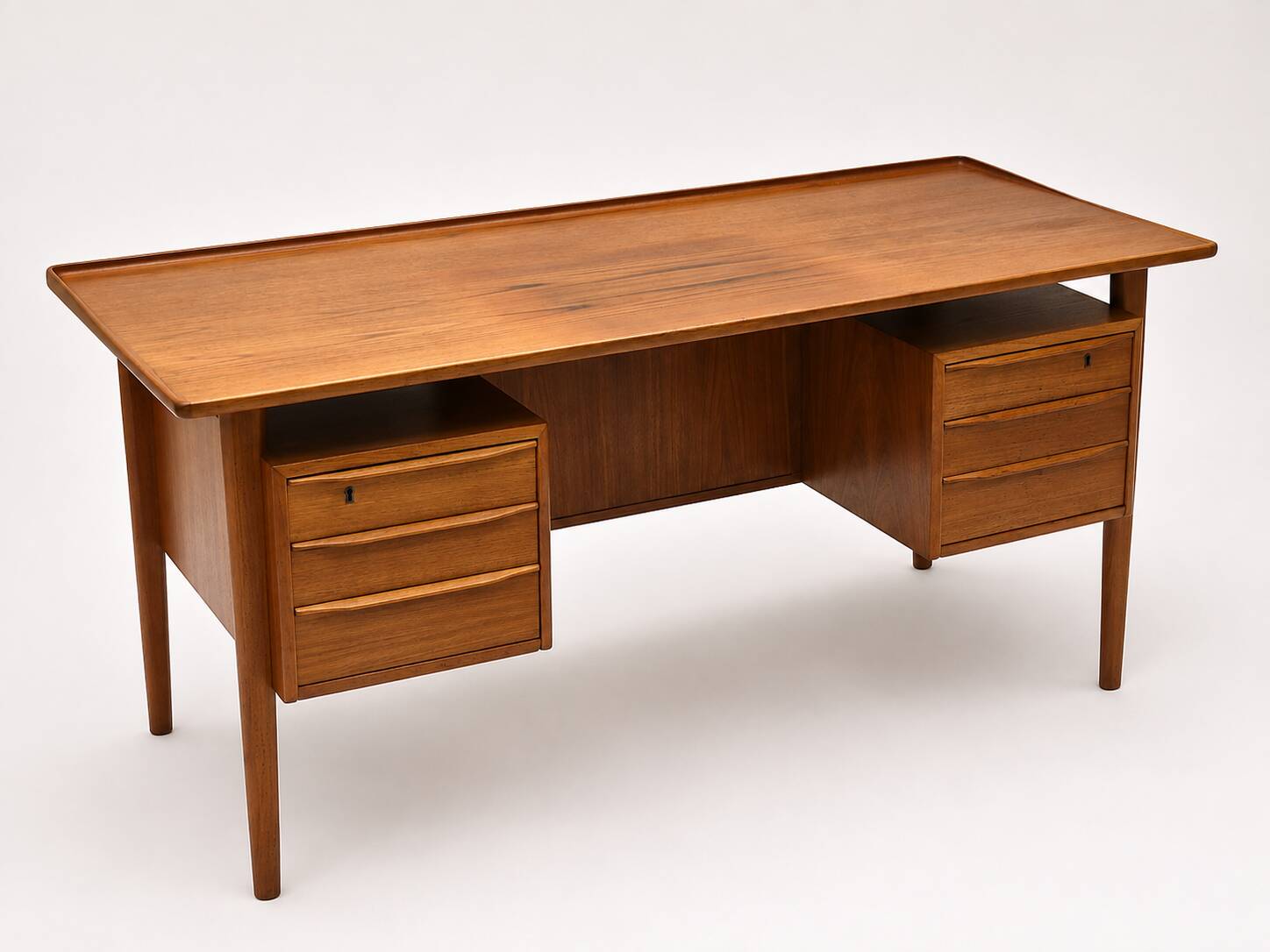 Bureau d'écriture vintage danois en teck par Peter Løvig Nielsen pour Løvig, années 1960