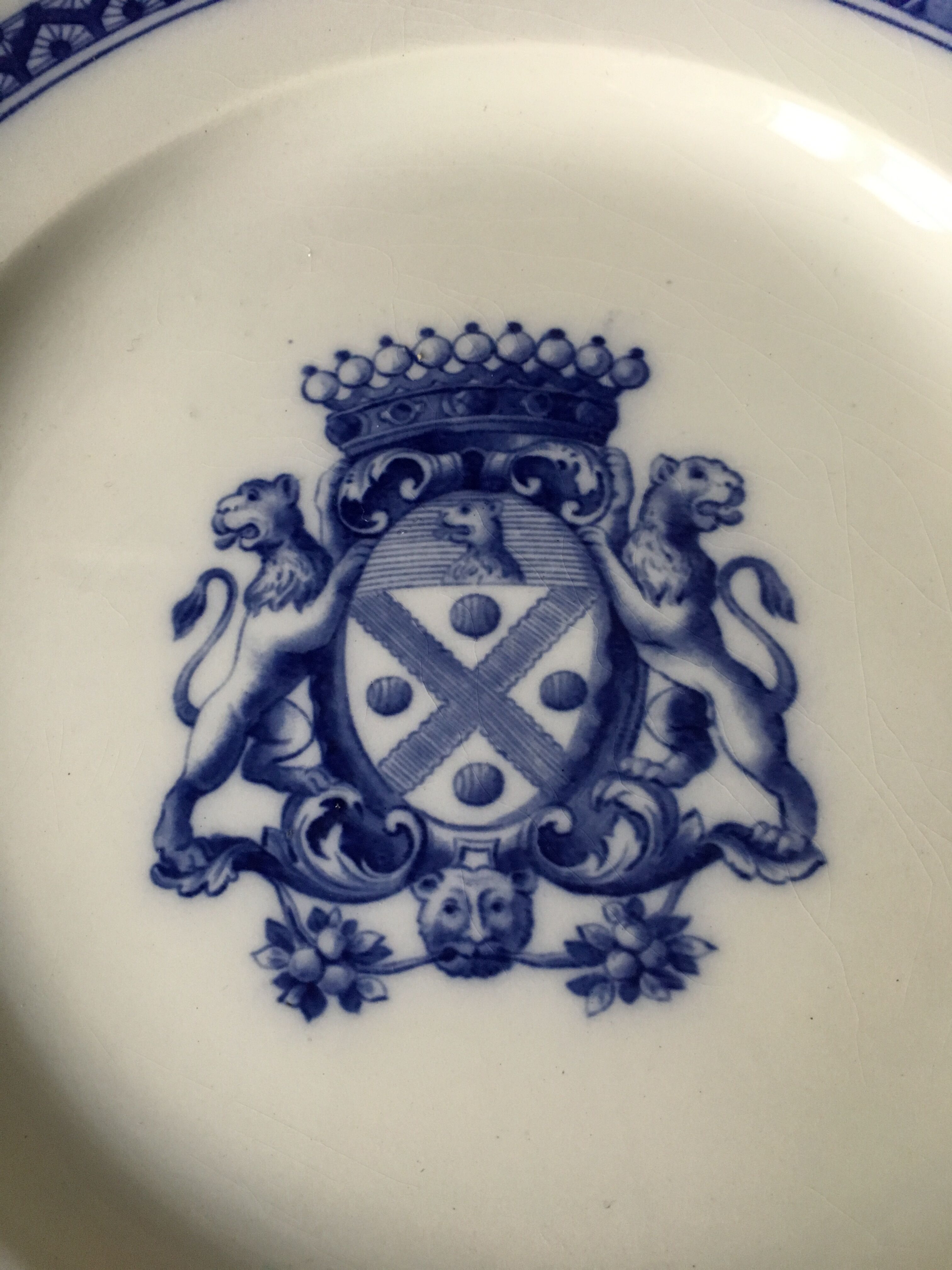 Eight plates with arms Creil and Montereau early 20th