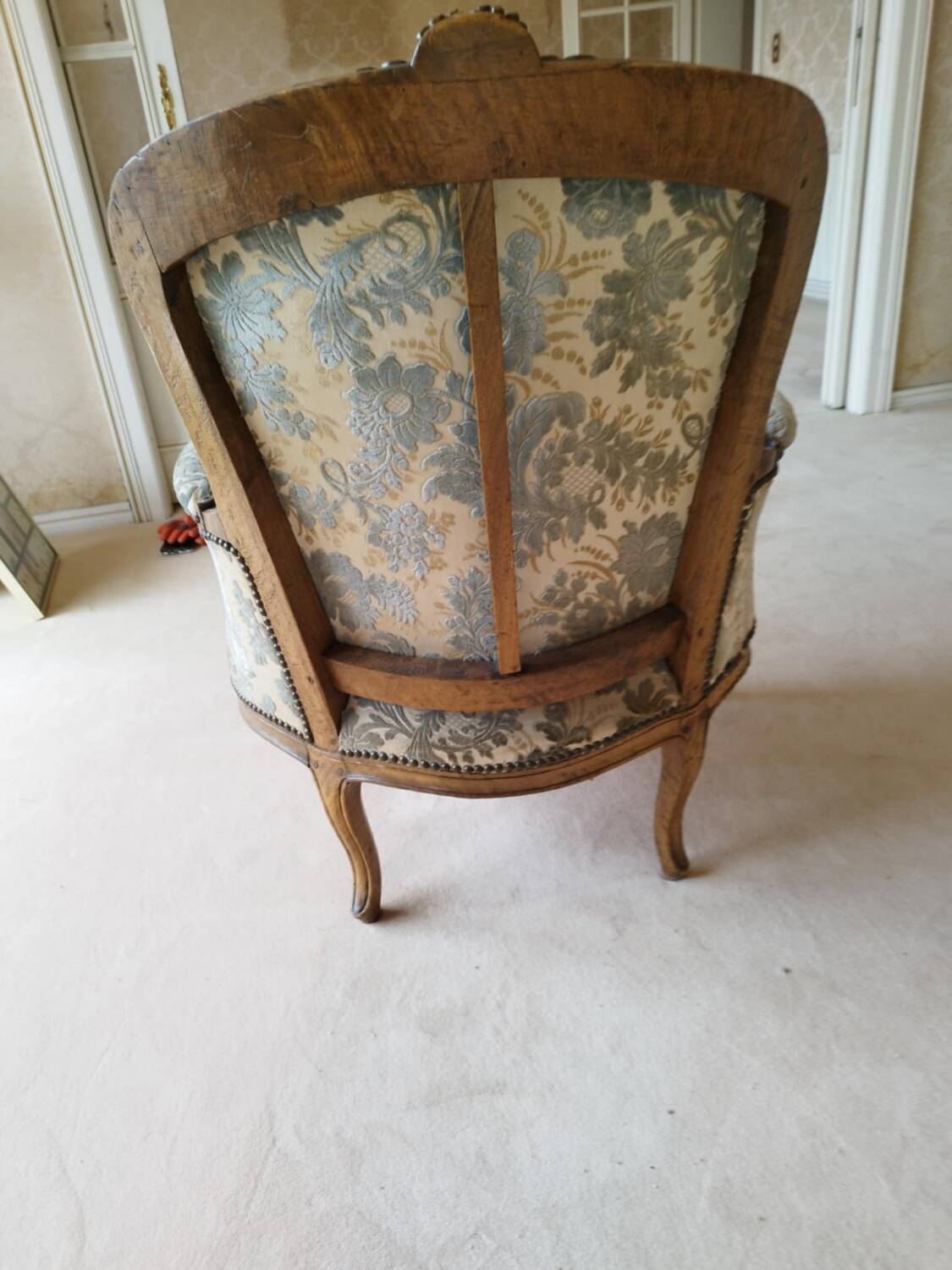 Living room (Louis XV daybed and two bergère armchairs)