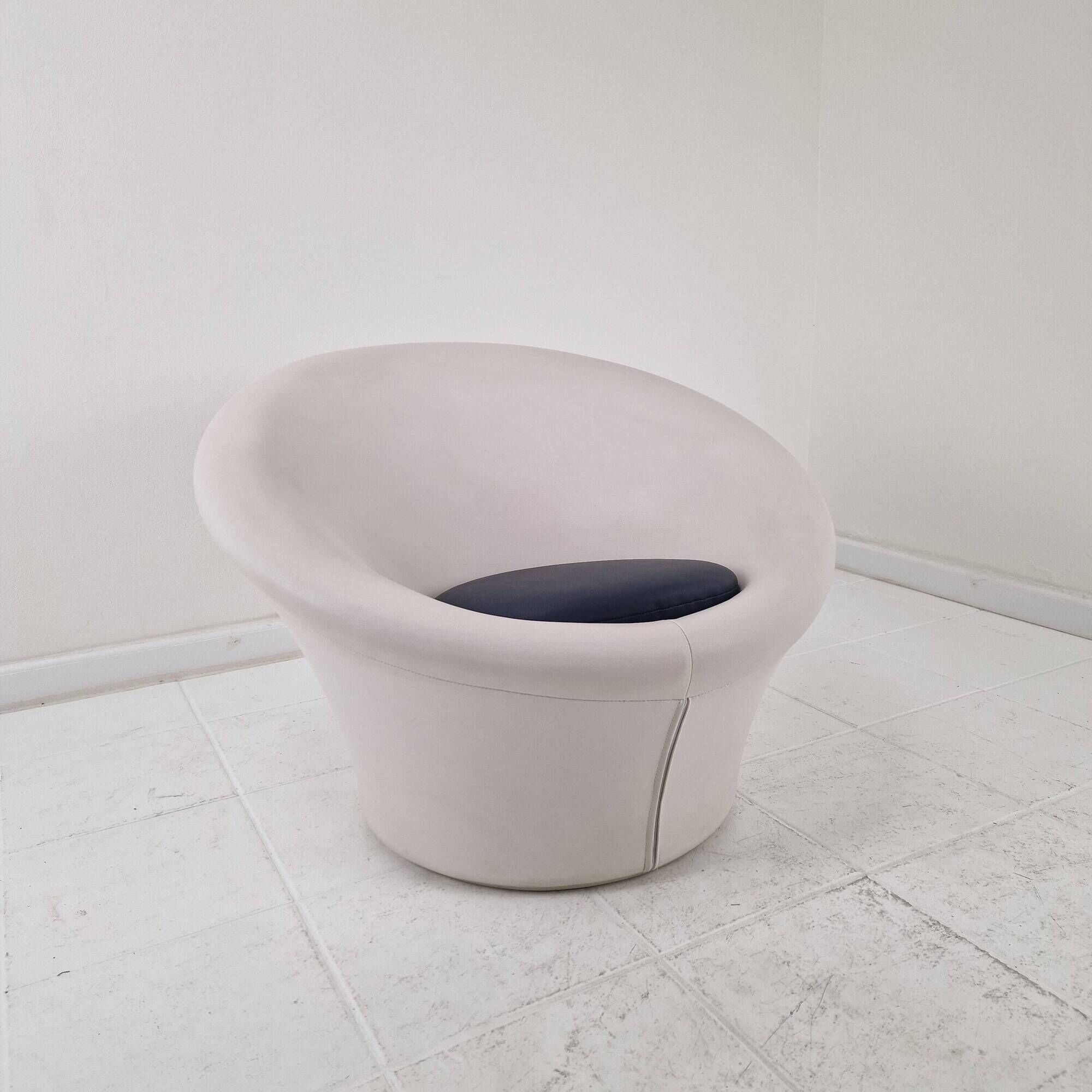Iconic Pierre Paulin 'Mushroom' Chair (Model F560) for Artifort, 1960's
