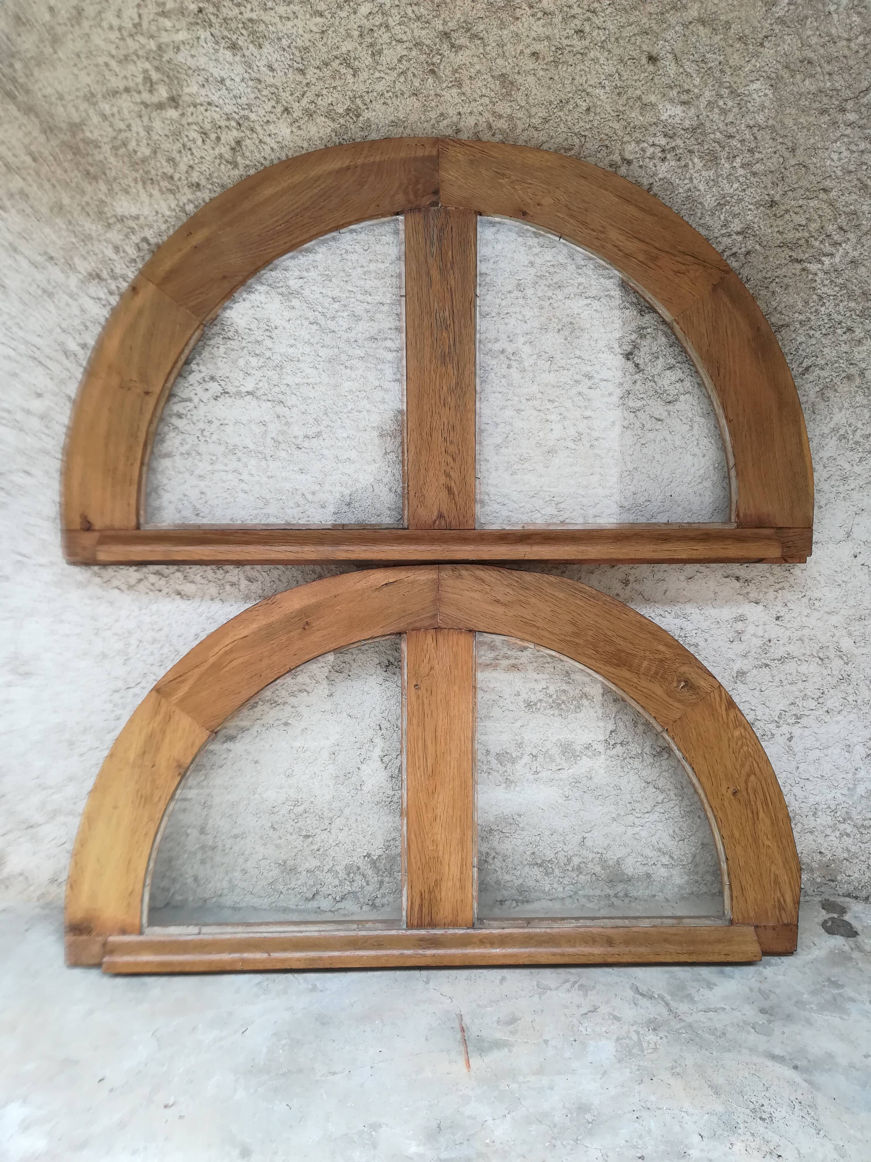 Impostes or half moon window