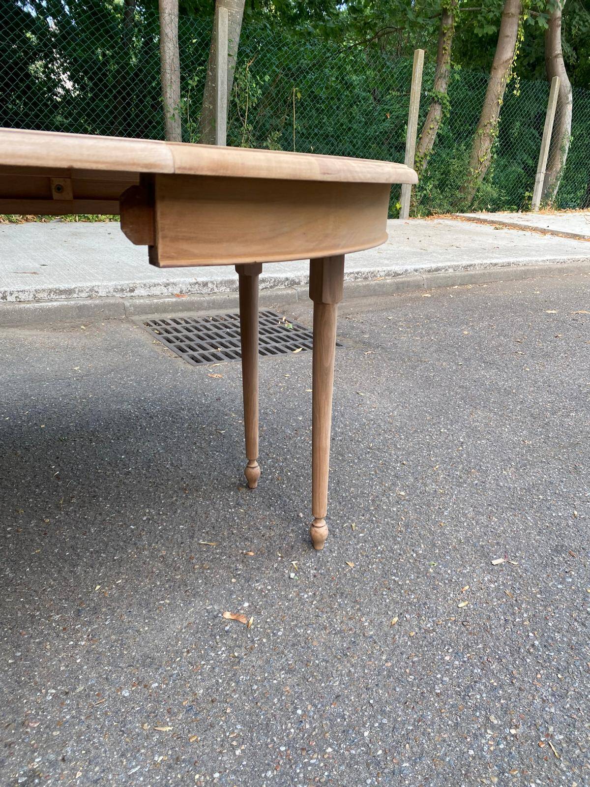 Table à manger ronde pied central extensible décapée en bois massif 3 rallo