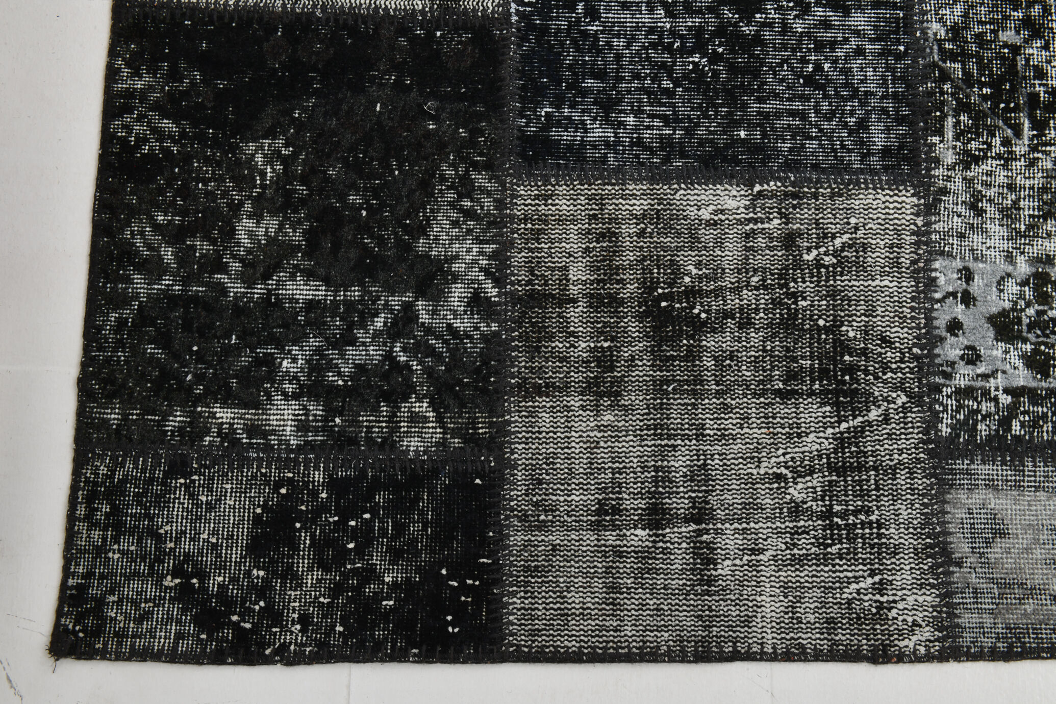 7x10 white & black oriental carpet