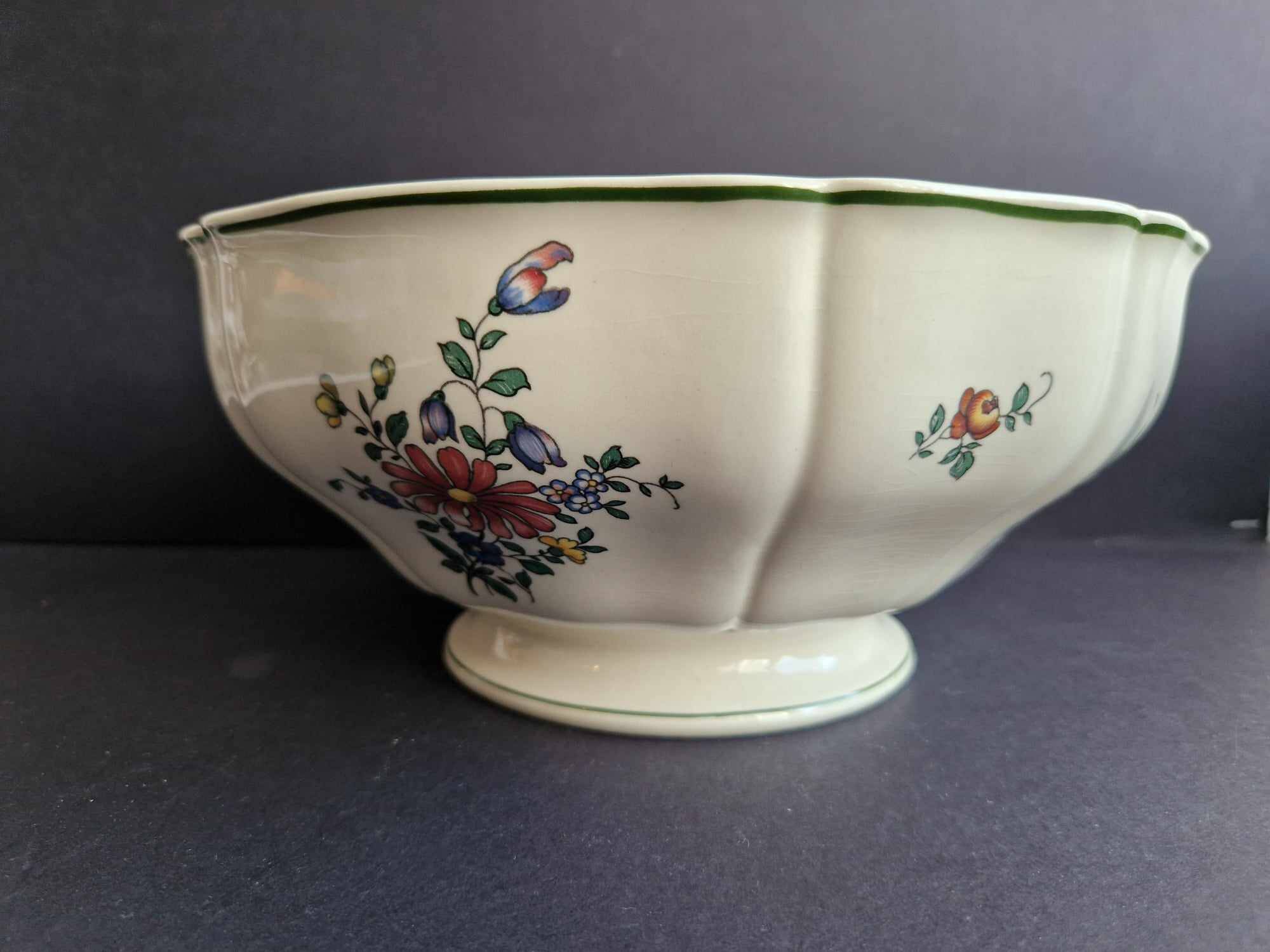 Villeroy and Boch Mettlach earthenware salad bowl/bowl model 1562