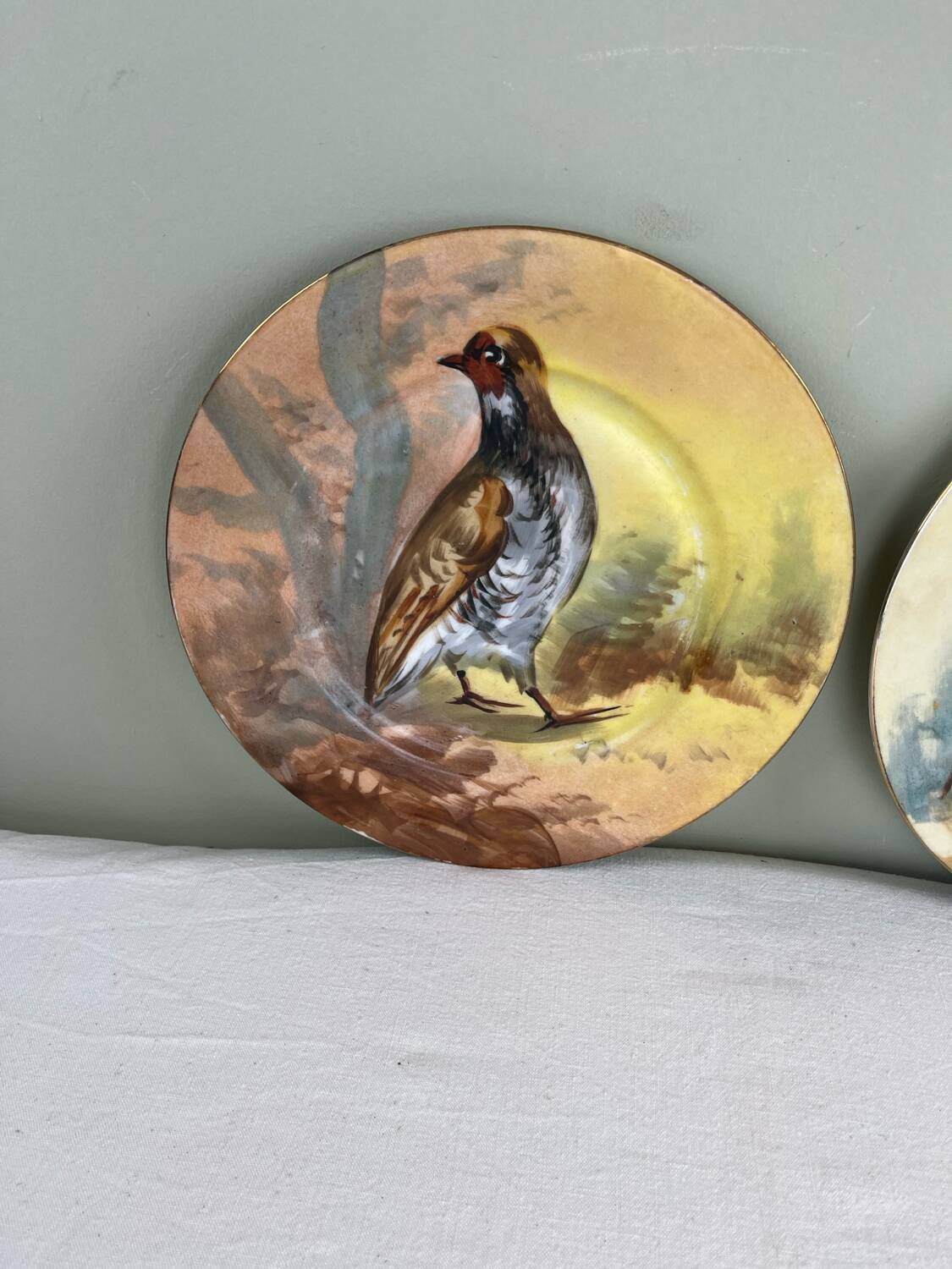 Set of decorative plates