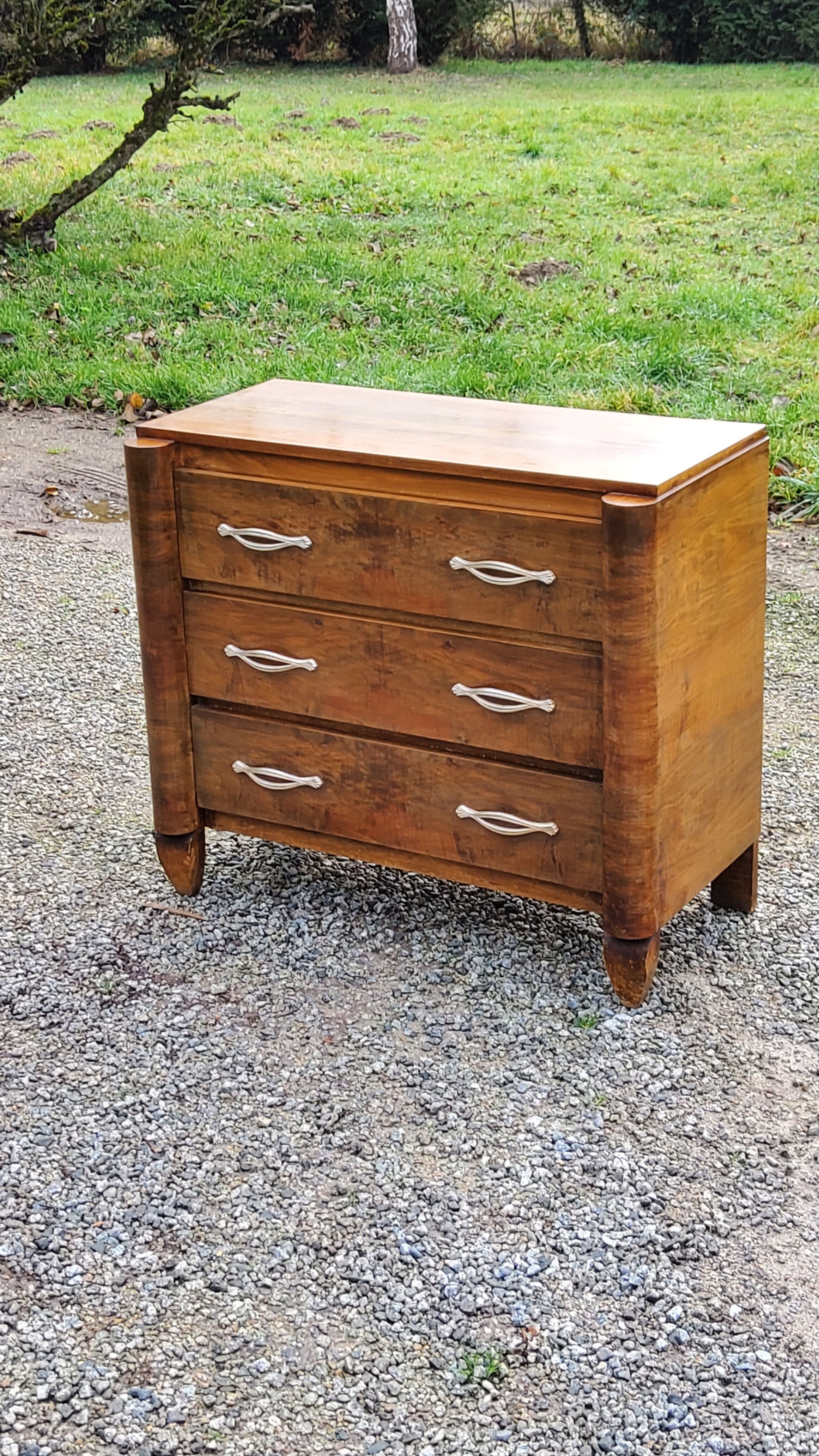 Art Deco chest of drawers from the 30s-40s in walnut 3 drawers