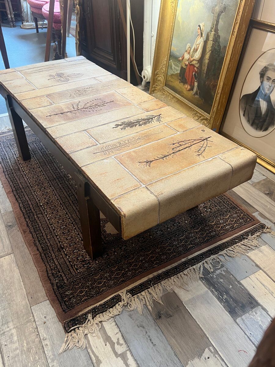 Iconic coffee table signed by Roger Capron, made in the 1950s.