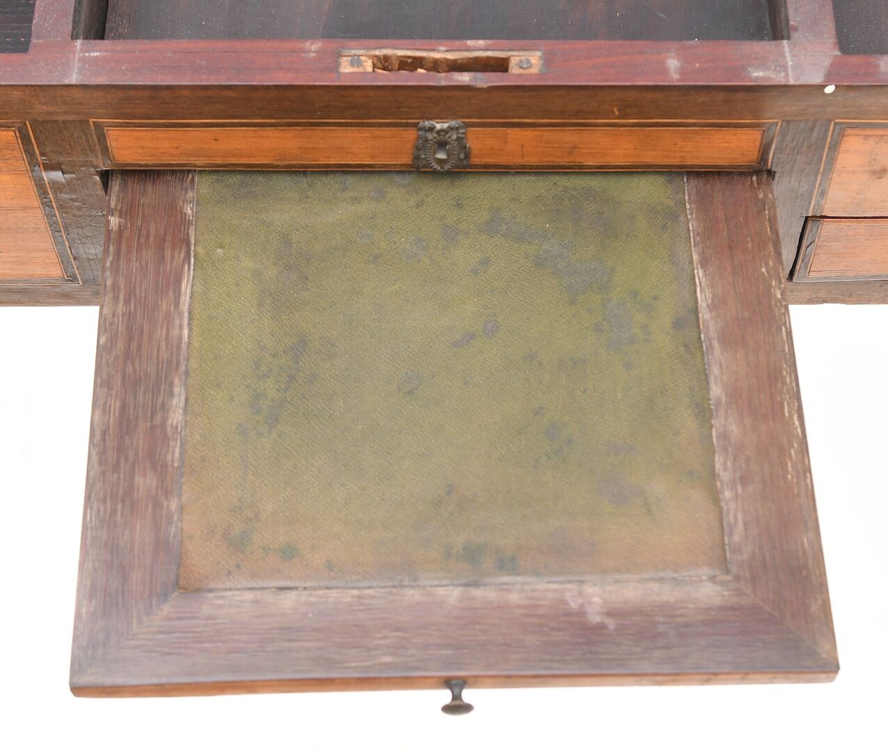 Rosewood veneer hairdresser