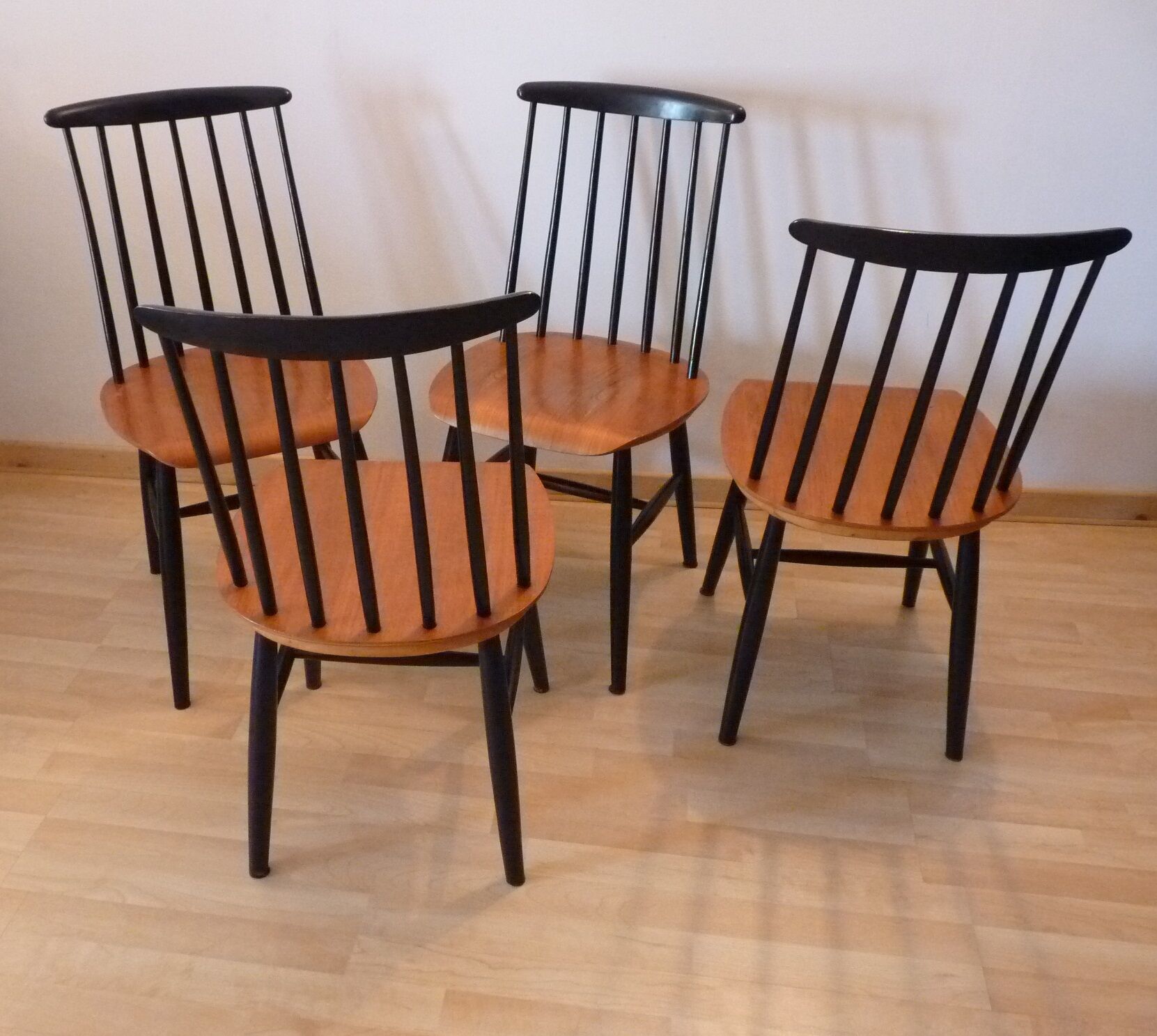 Lot of 4 chairs Fanett design Ilmari Tapiovaara