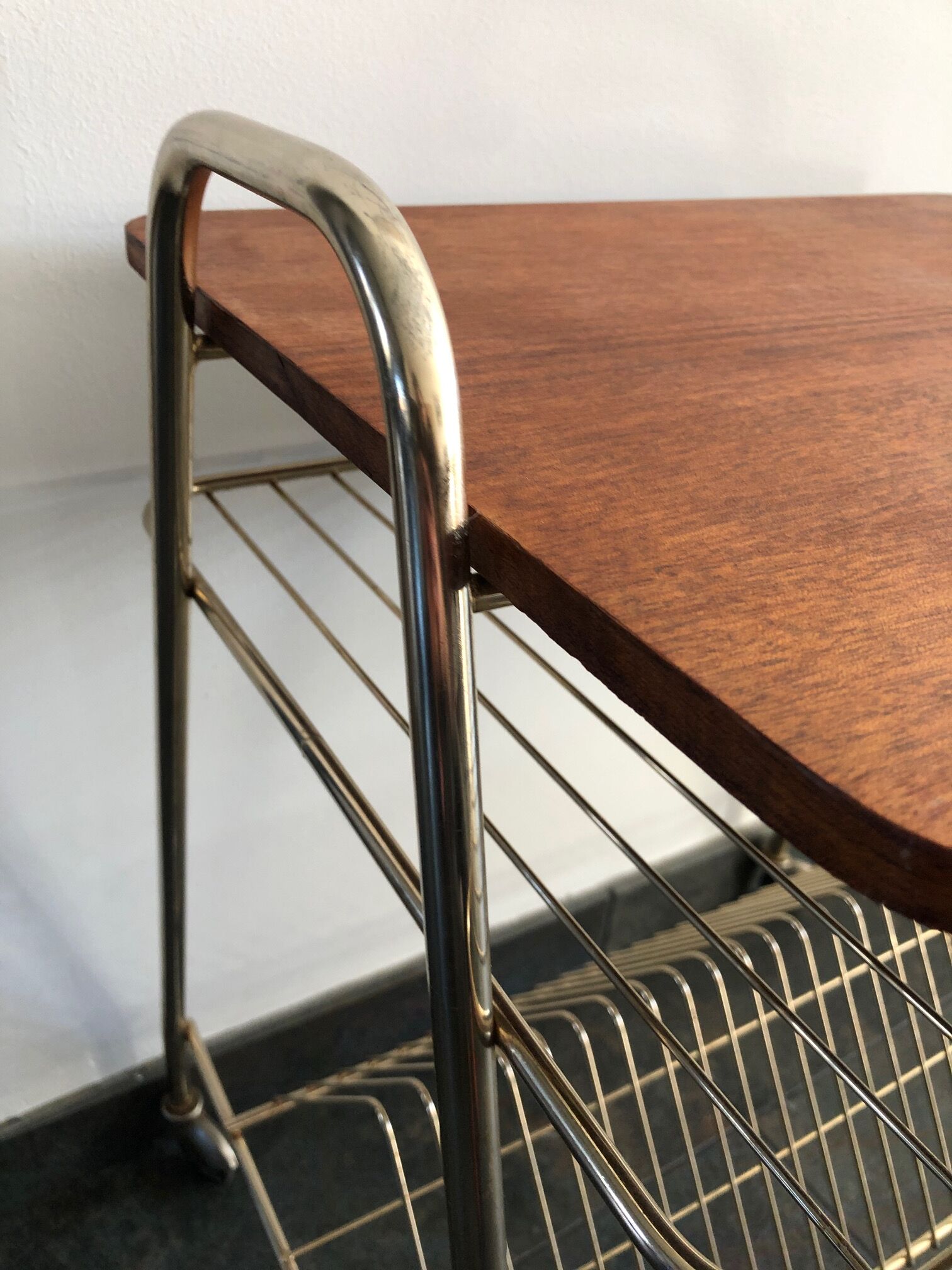 Roller tray for vinyl