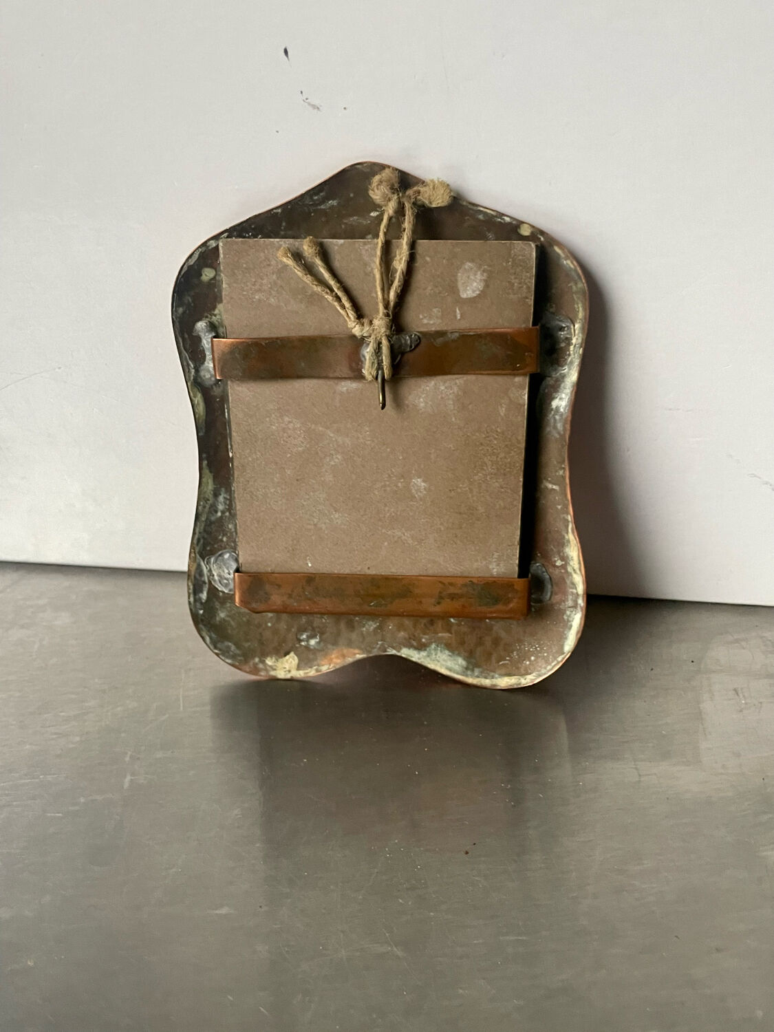 Photo frame in hammered copper