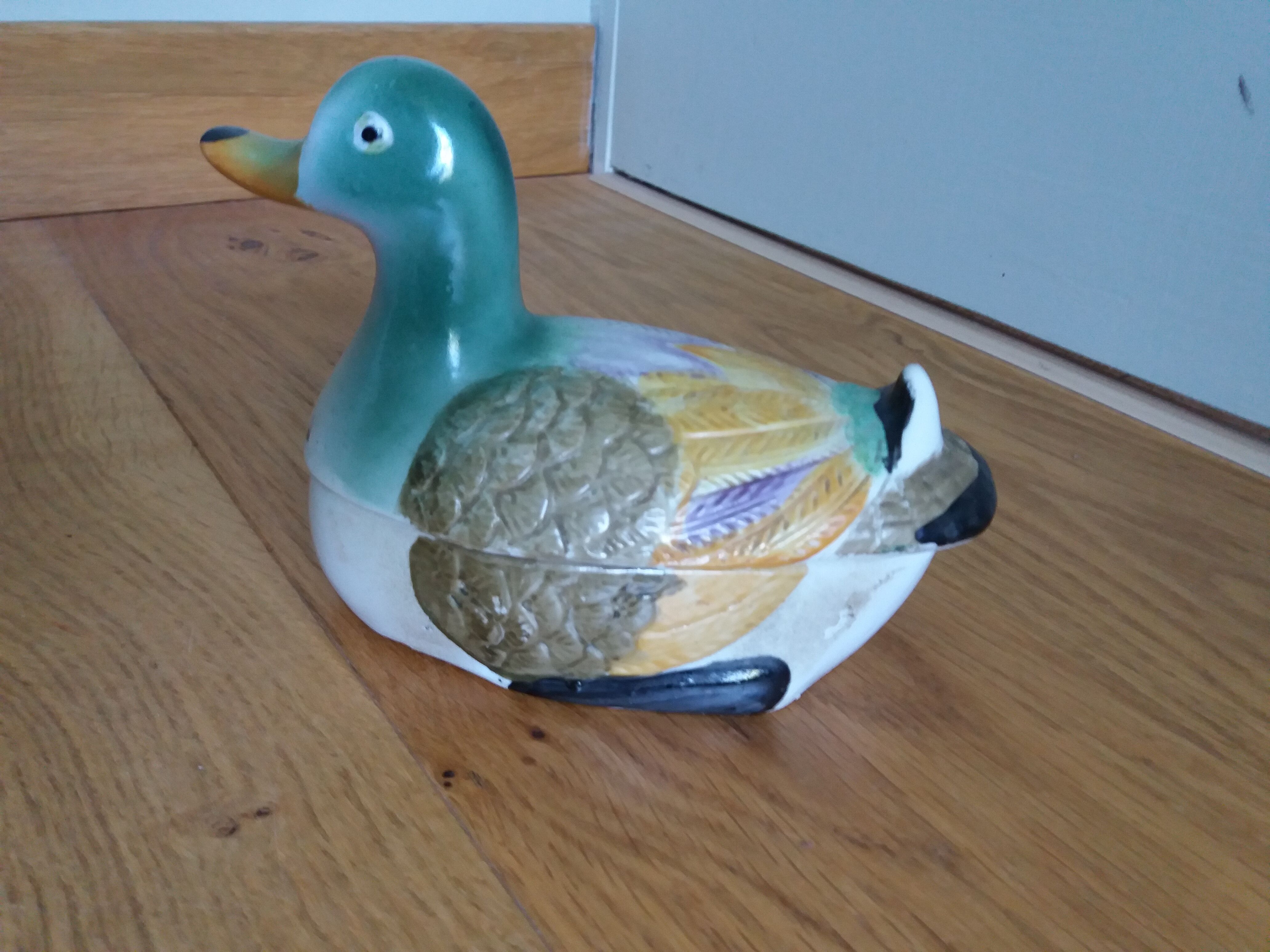 Duck empty-pocket ceramic slurry signed YR