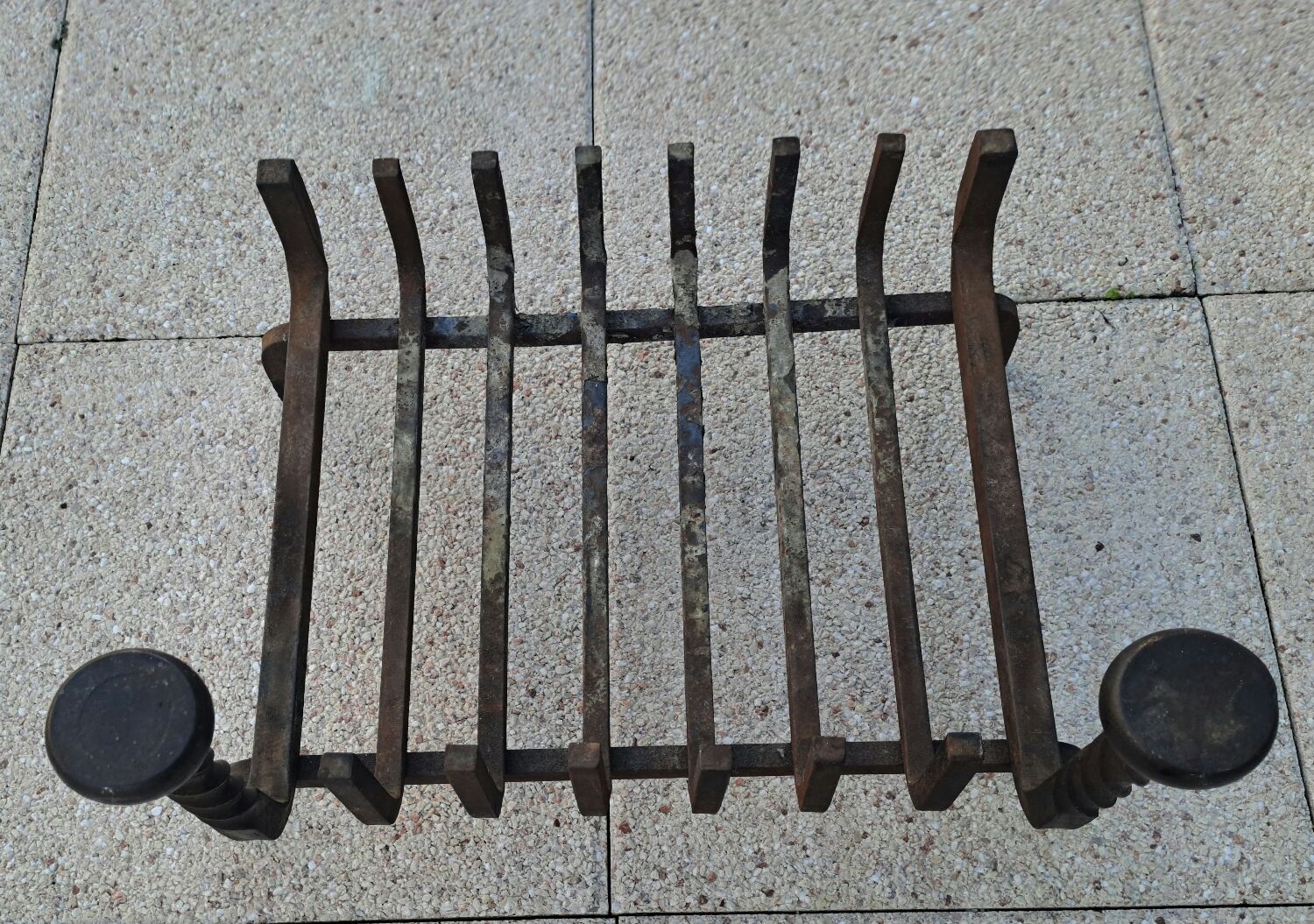 Cast iron log holder