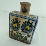 Flacon persan, vase ancien à décor polychrome de fleurs, style Kagjar, céramique ancienne
