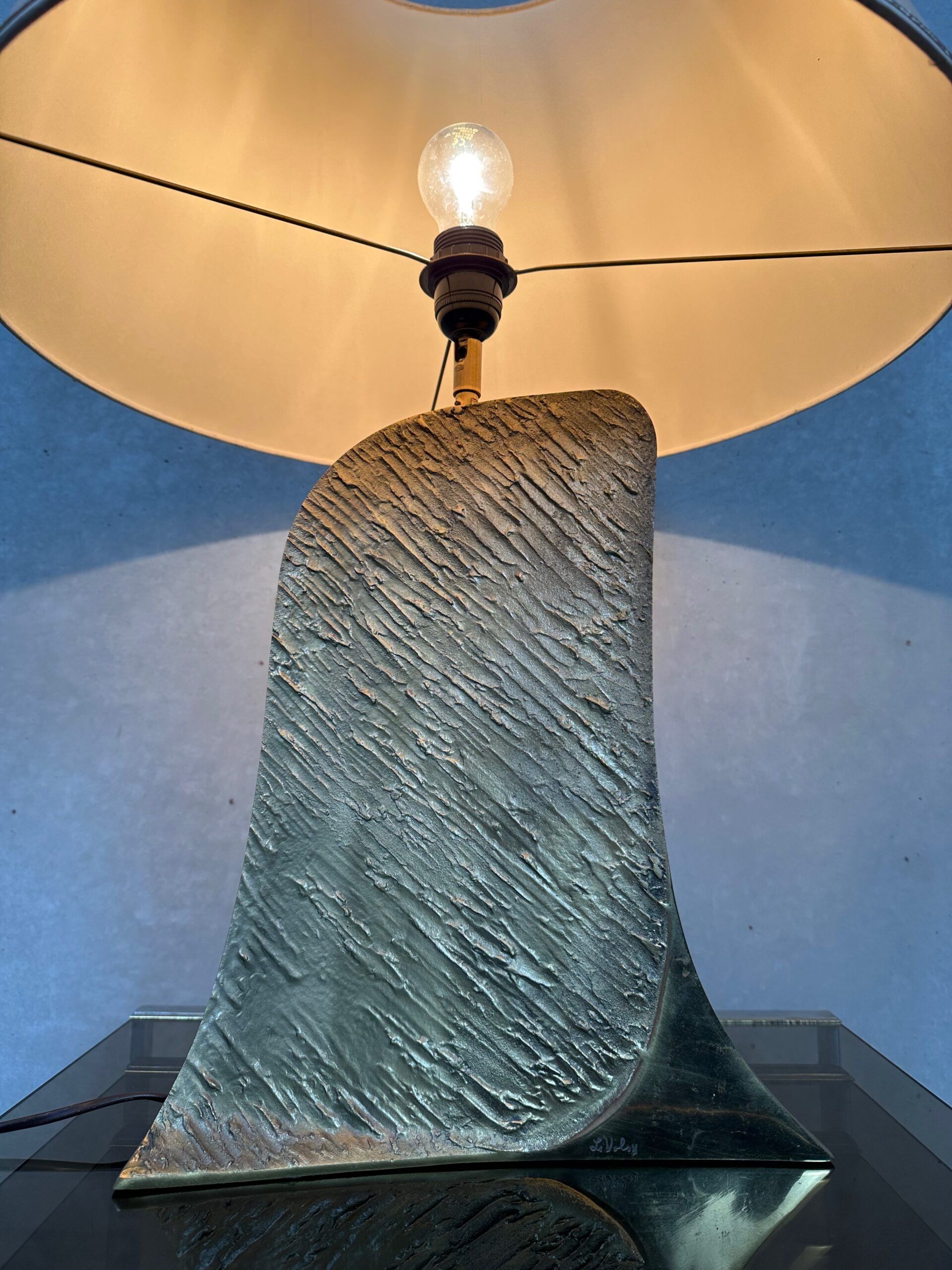 Vintage Hollywood Regency table lamp – signed