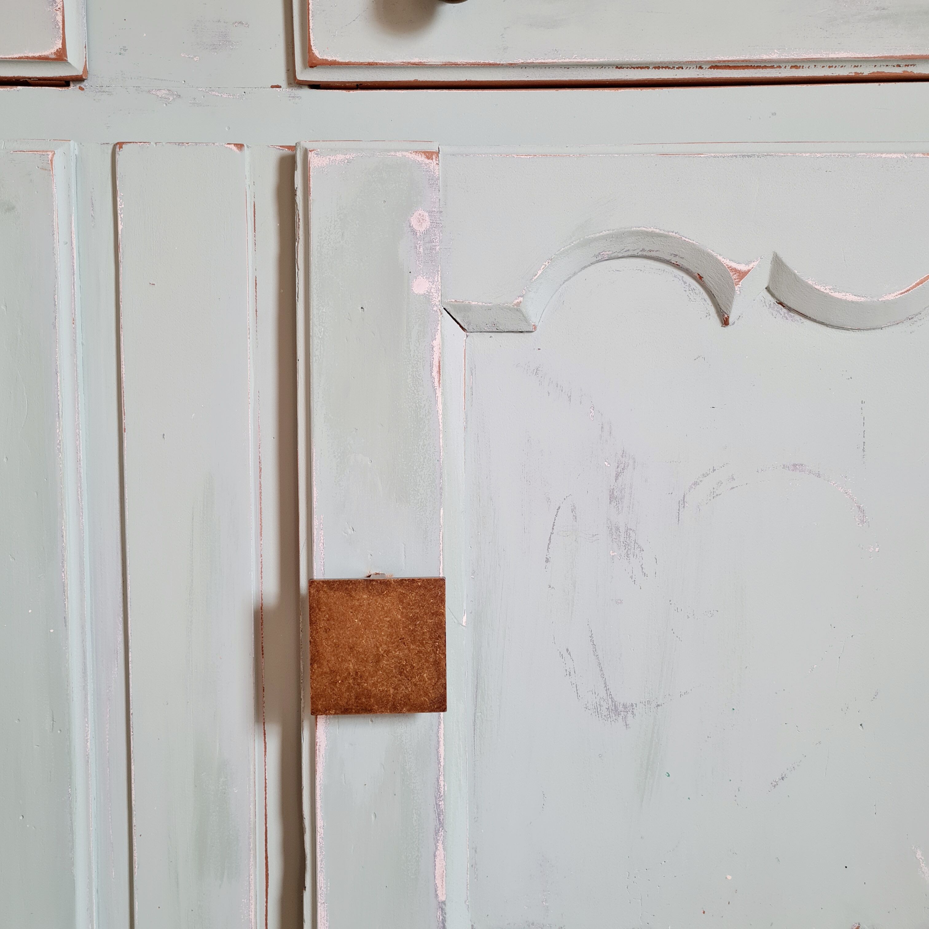 Buffet low blue patinated raw tray