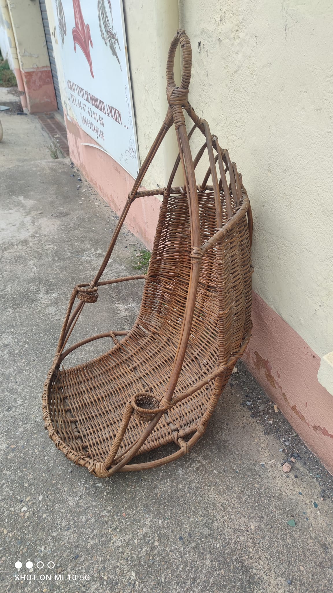 Rattan hanging egg chair