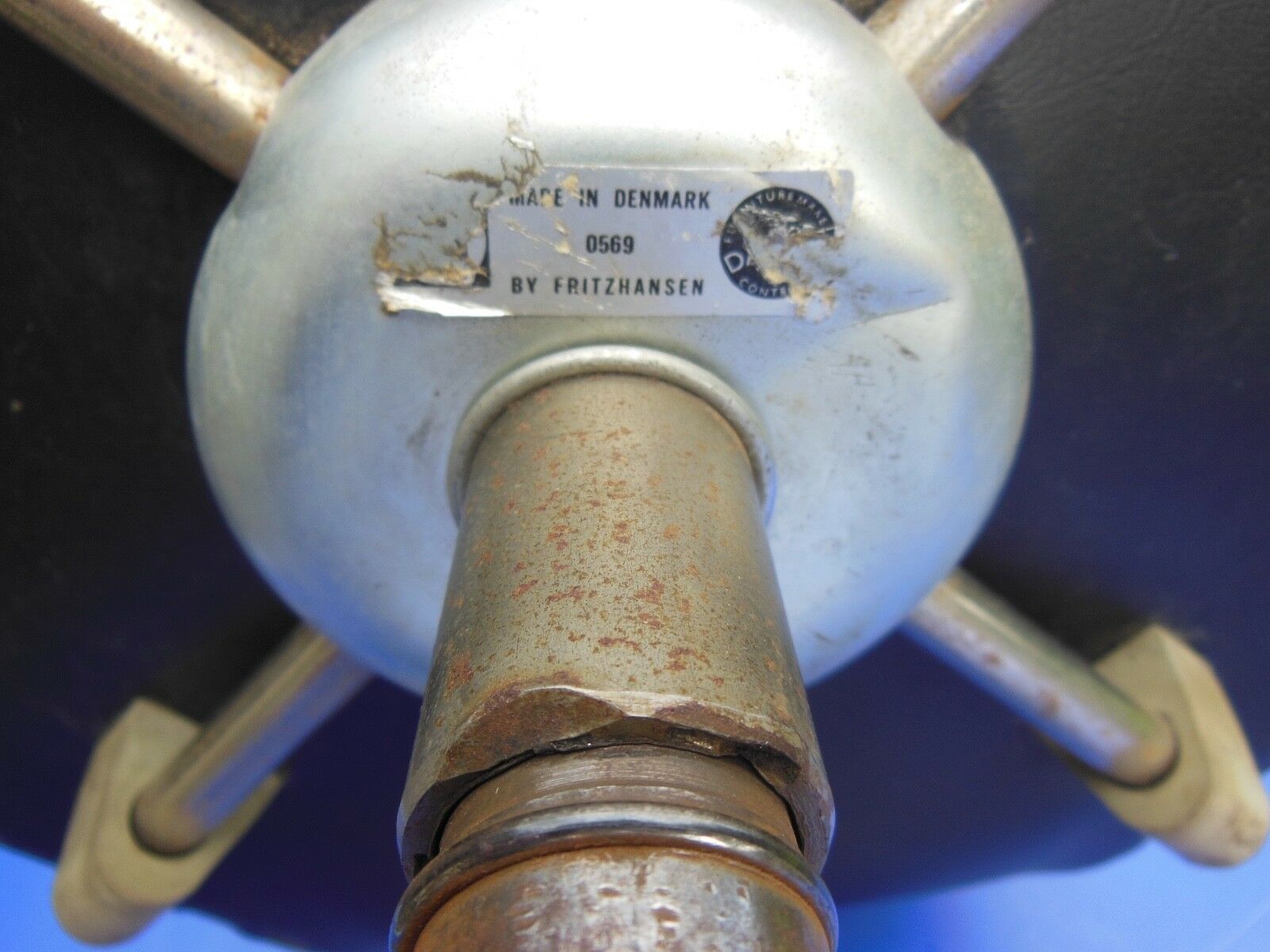 Arne Jacobsen for Fritz Hansen Chair secretary "0569" or "Hammer" original edition -vintage