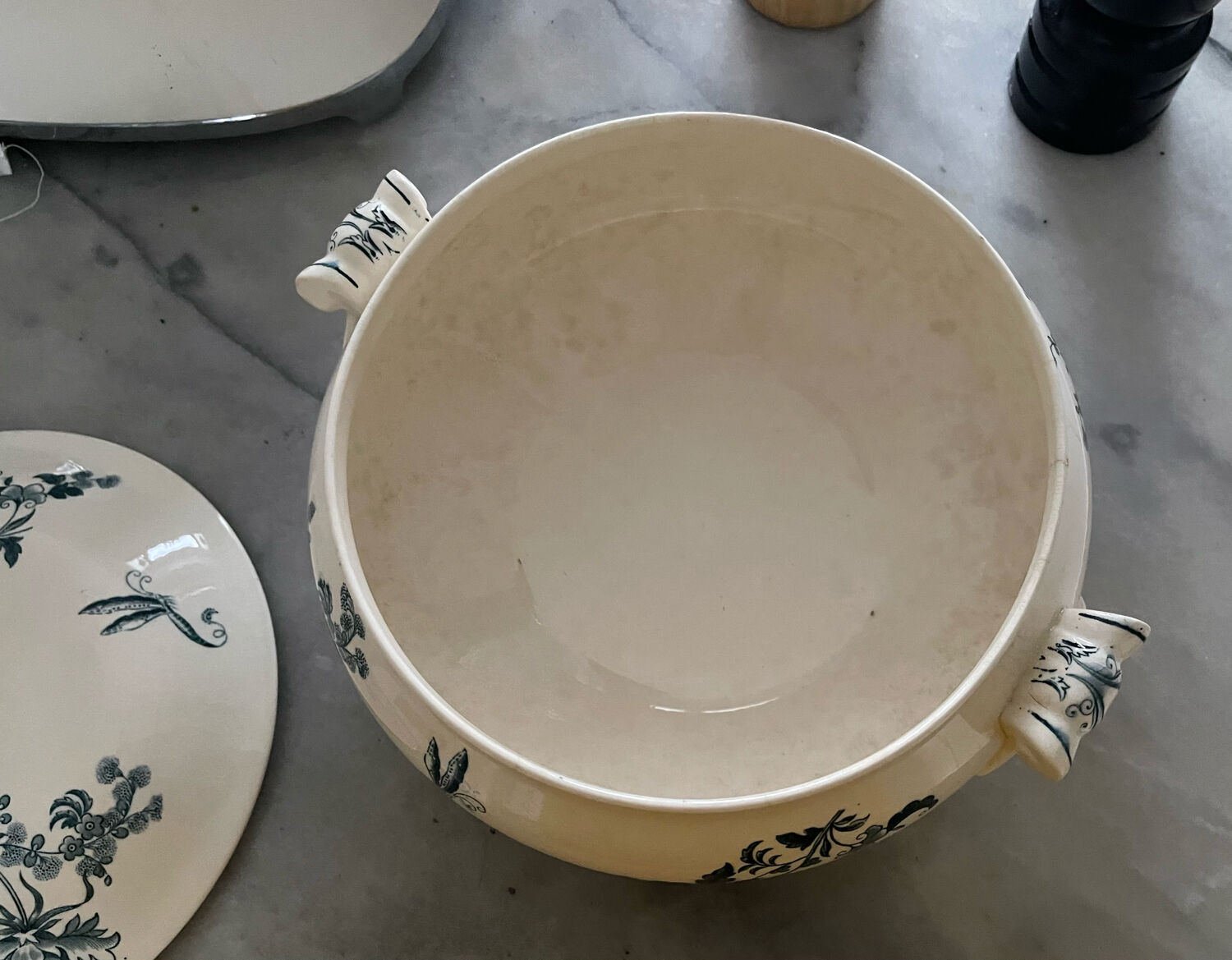 Longwy iron earth tureen