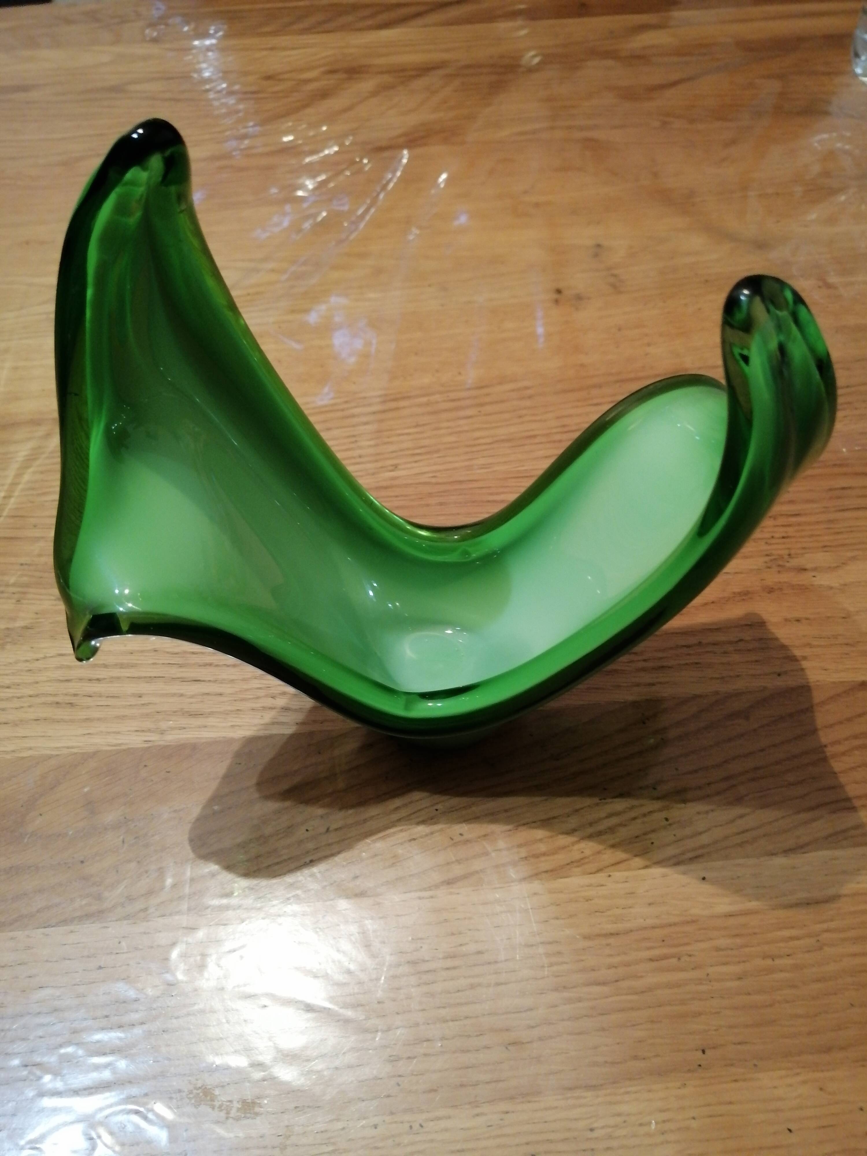 centerpiece pocket in blown glass