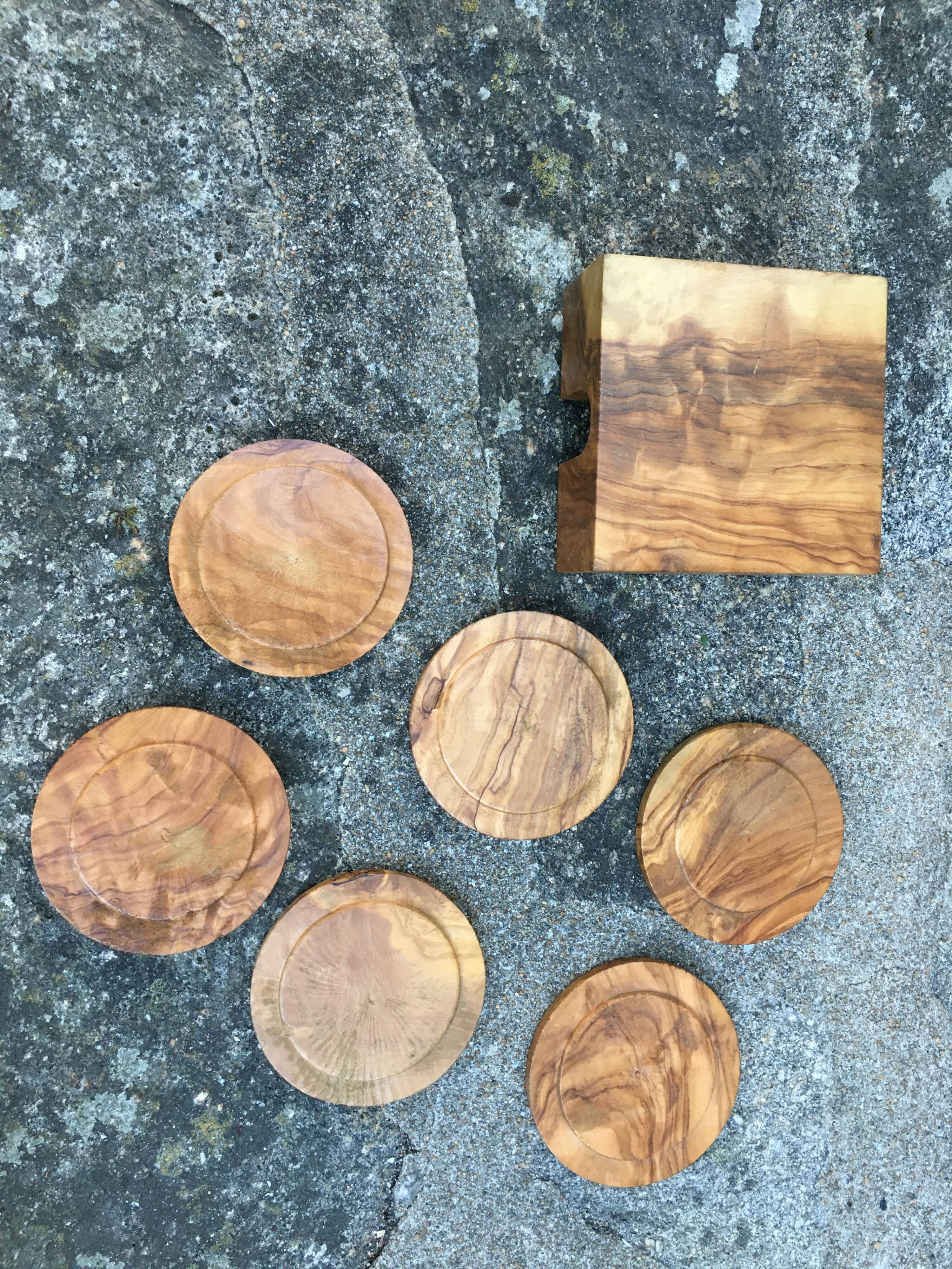 Set of 6 olive wood coasters