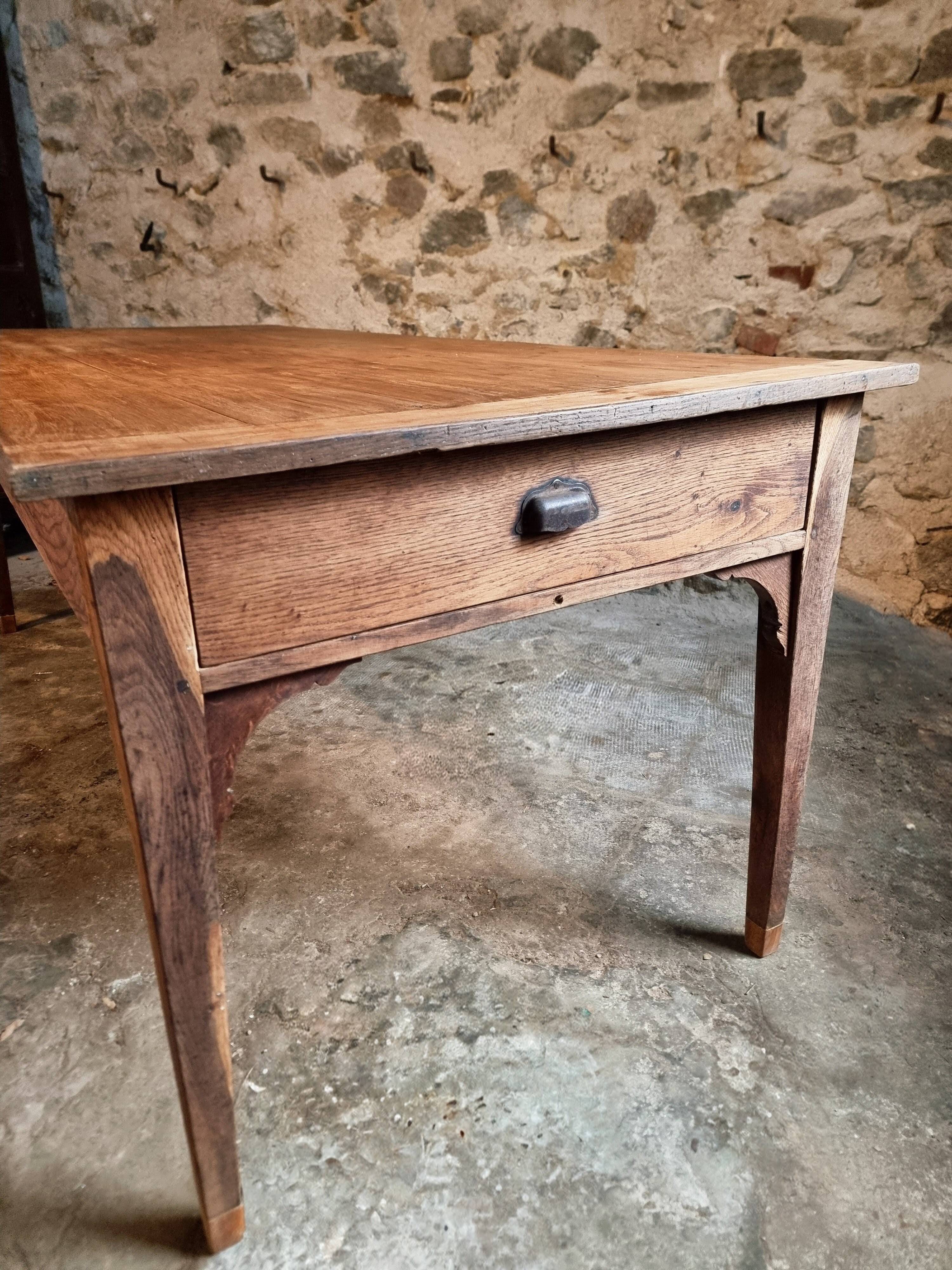 Old French farmhouse table – Rustic workshop table with 3 drawers