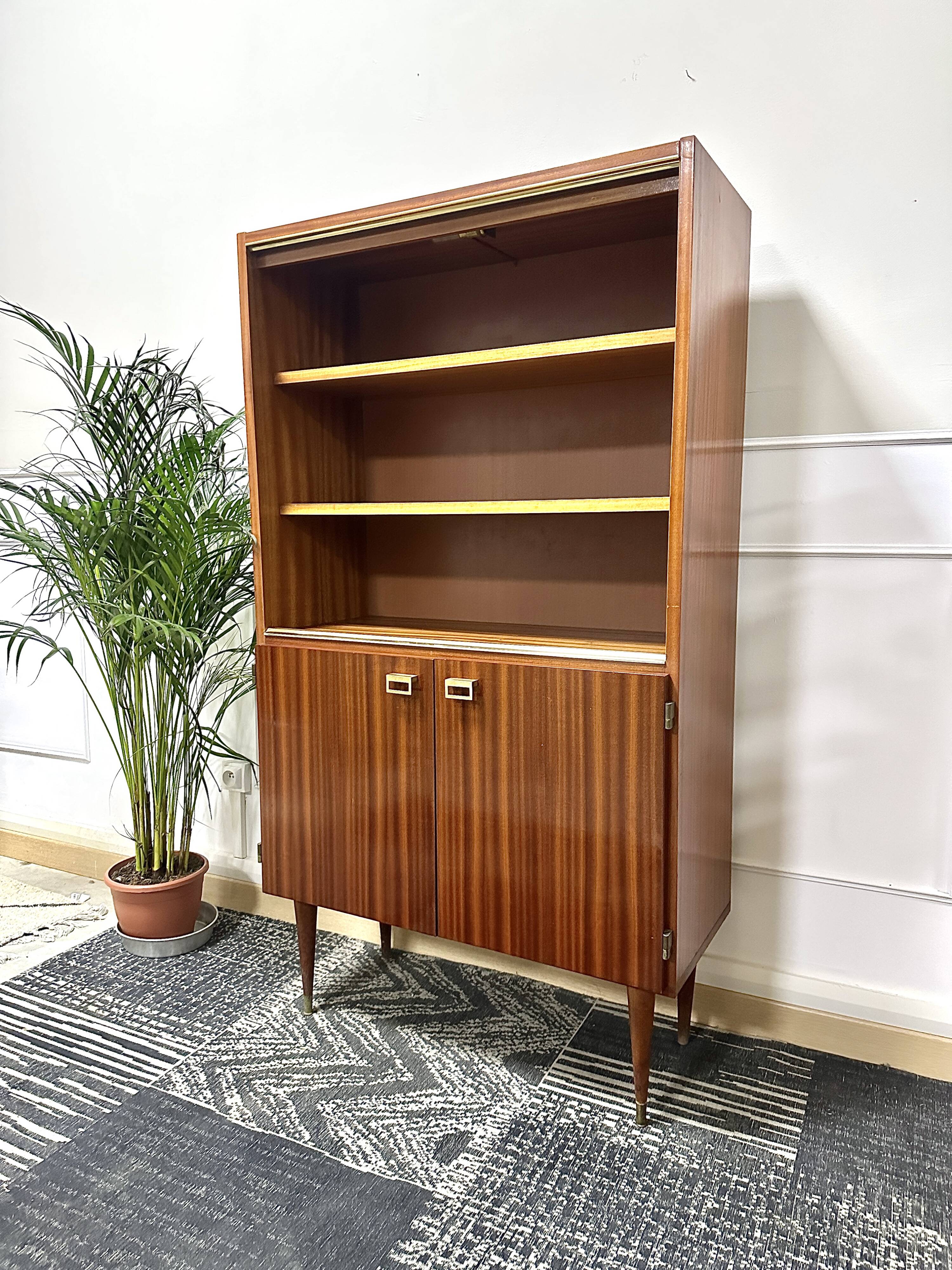 Vintage bookcase / showcase