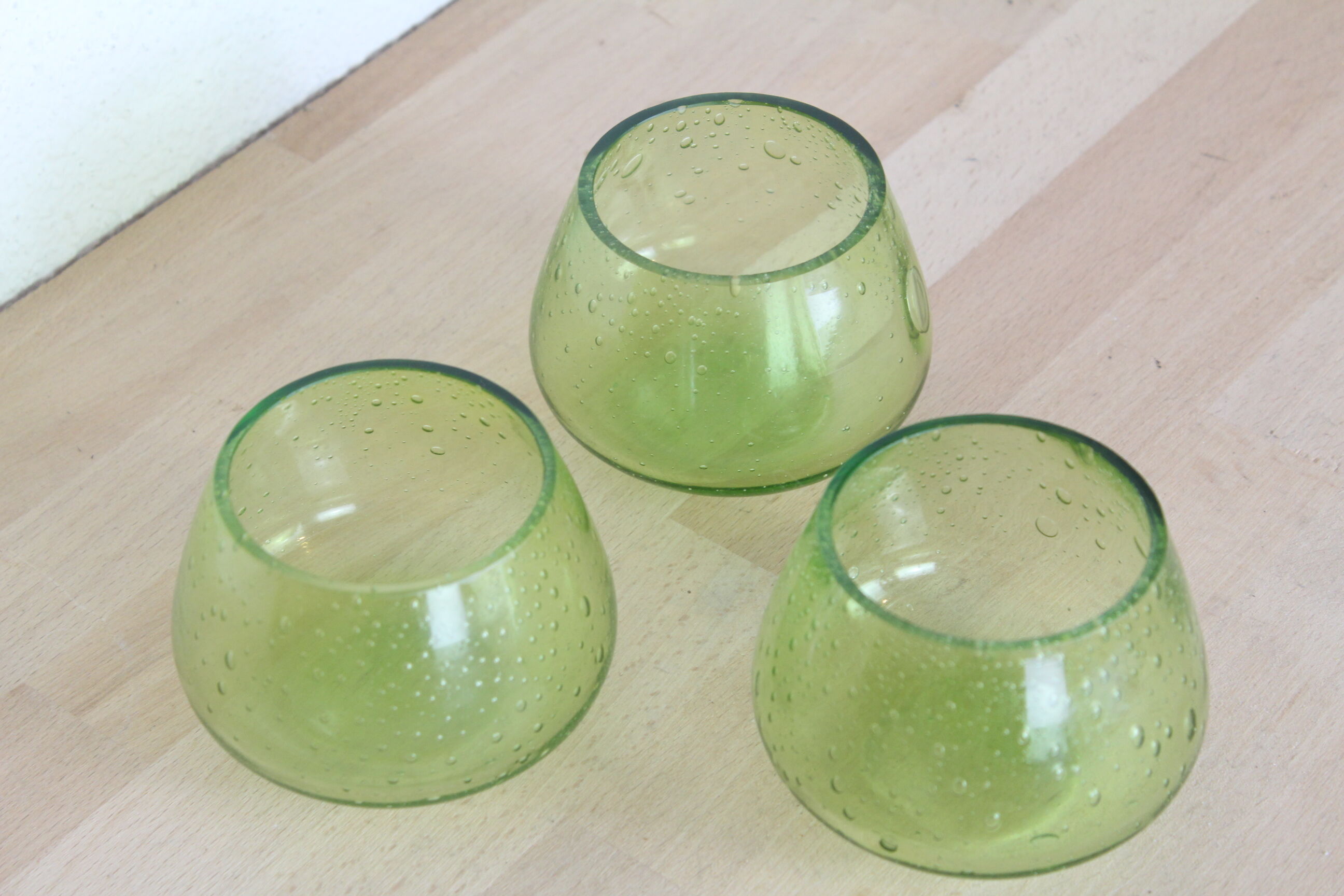 Set de 3 bougeoirs en verre bullé de Biot, verts