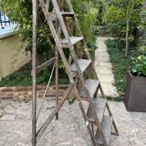 Wooden painter's stepladder