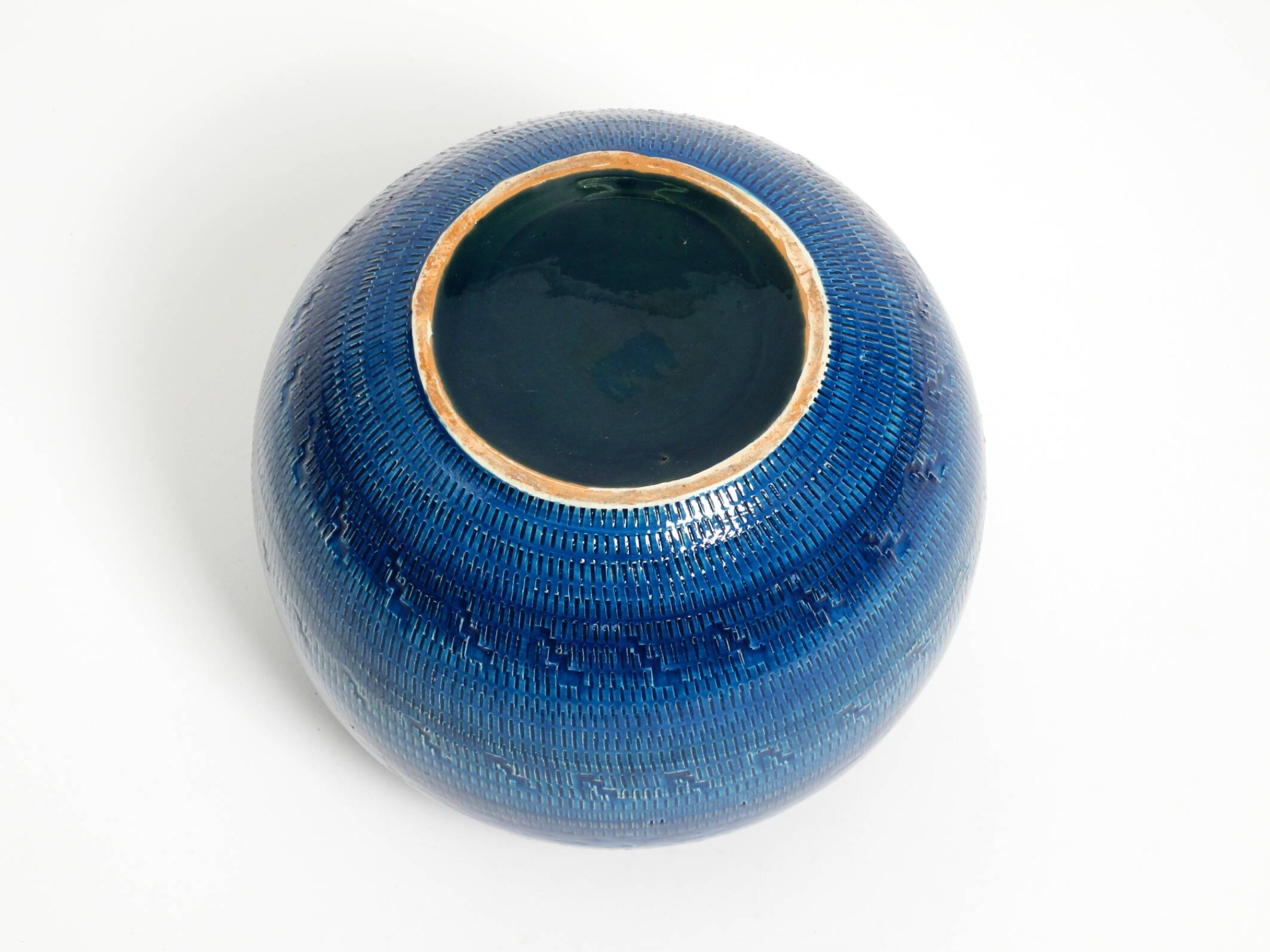 Magnifique vase en céramique Rimini Blu des années 1960 par Aldo Londi pour Bitossi Italie.