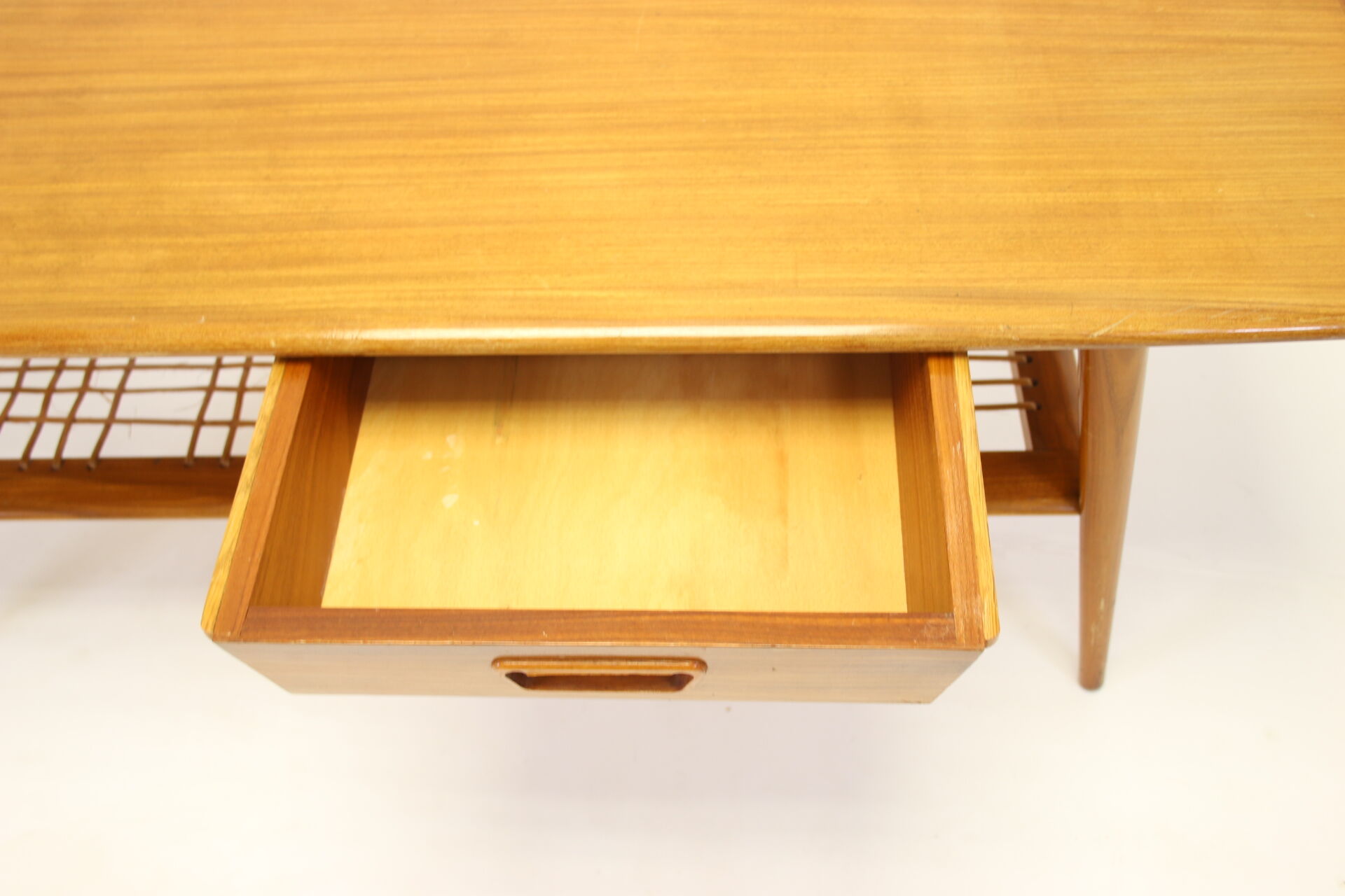 Table basse Louis van Teeffelen en bois des années 1950