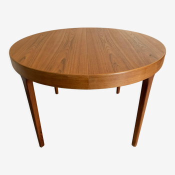 Danish Scandinavian teak table by Oluf Theodor Larsen 1960 extendable