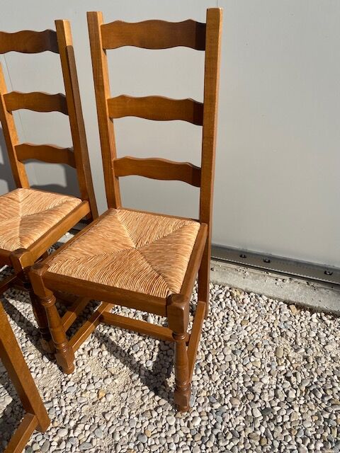 Set of 6 wooden and straw chairs