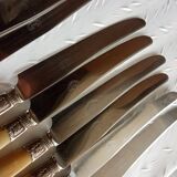 12 Old horn knives and stainless steel blades, Laurier decorative virole