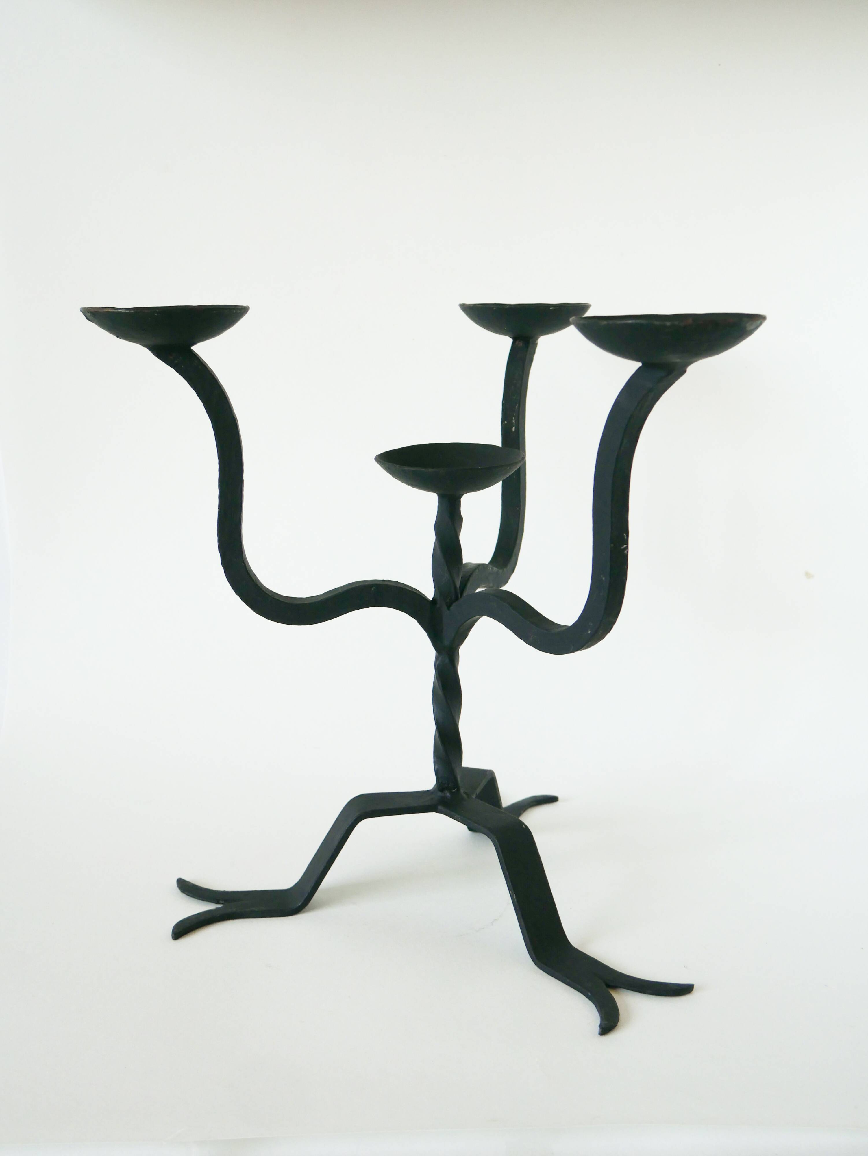 Grand bougeoir cinq feux en fer forgé, Brutaliste, 1970 - 27 X 36 cm