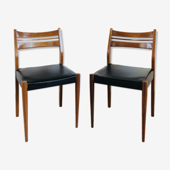 Scandinavian pair of chairs in teak and black leatherette