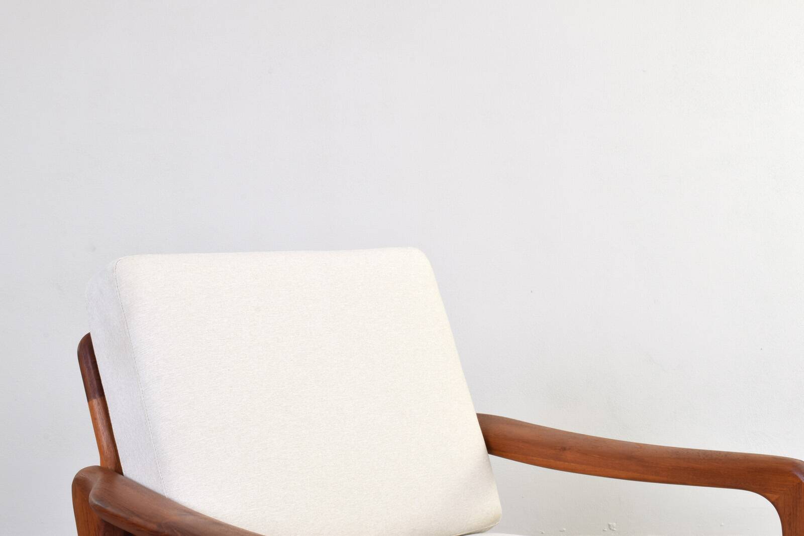 Lounge chair by Juul Kristensen and danich teak lounge chair, set of 2
