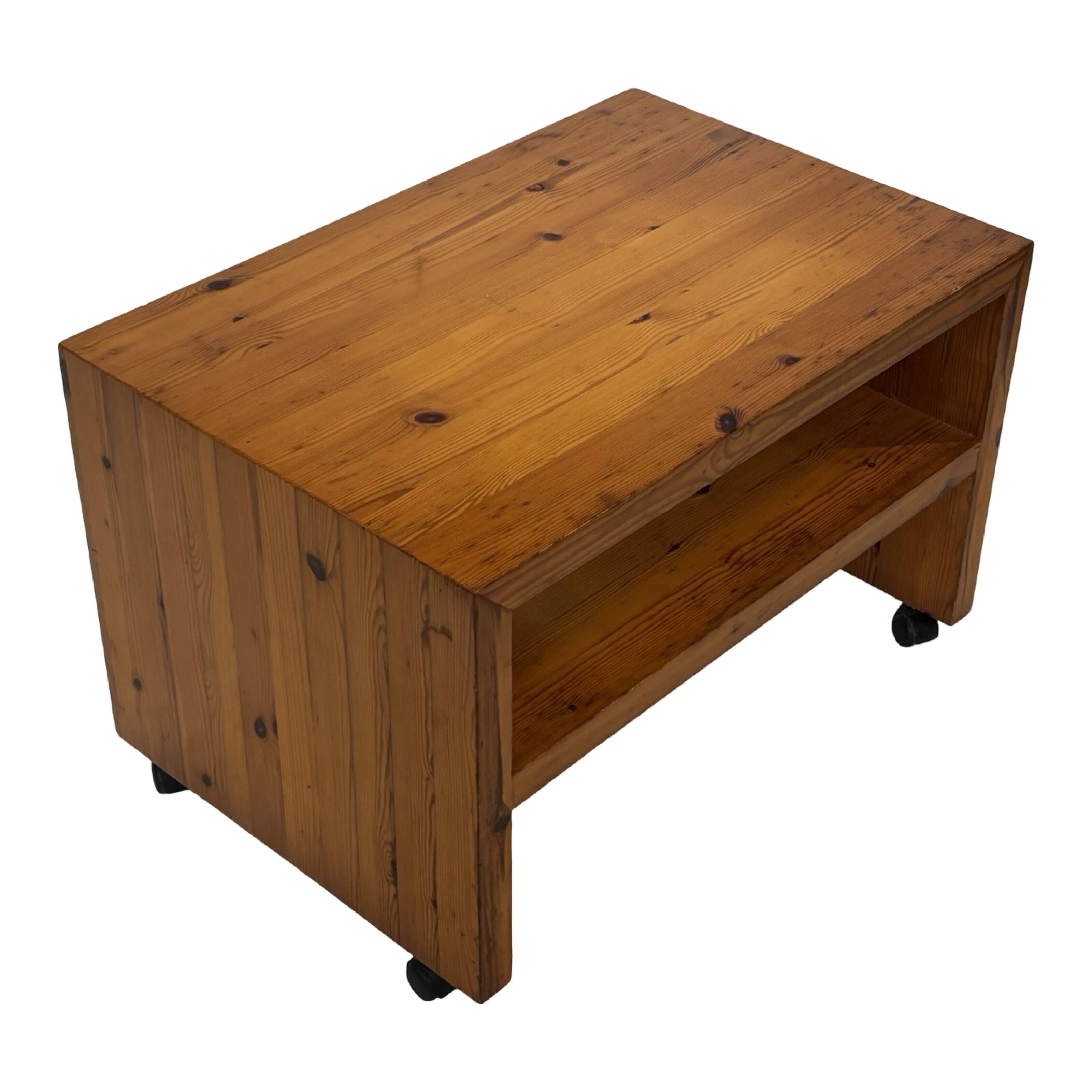 Table de chevet en pin, années 70