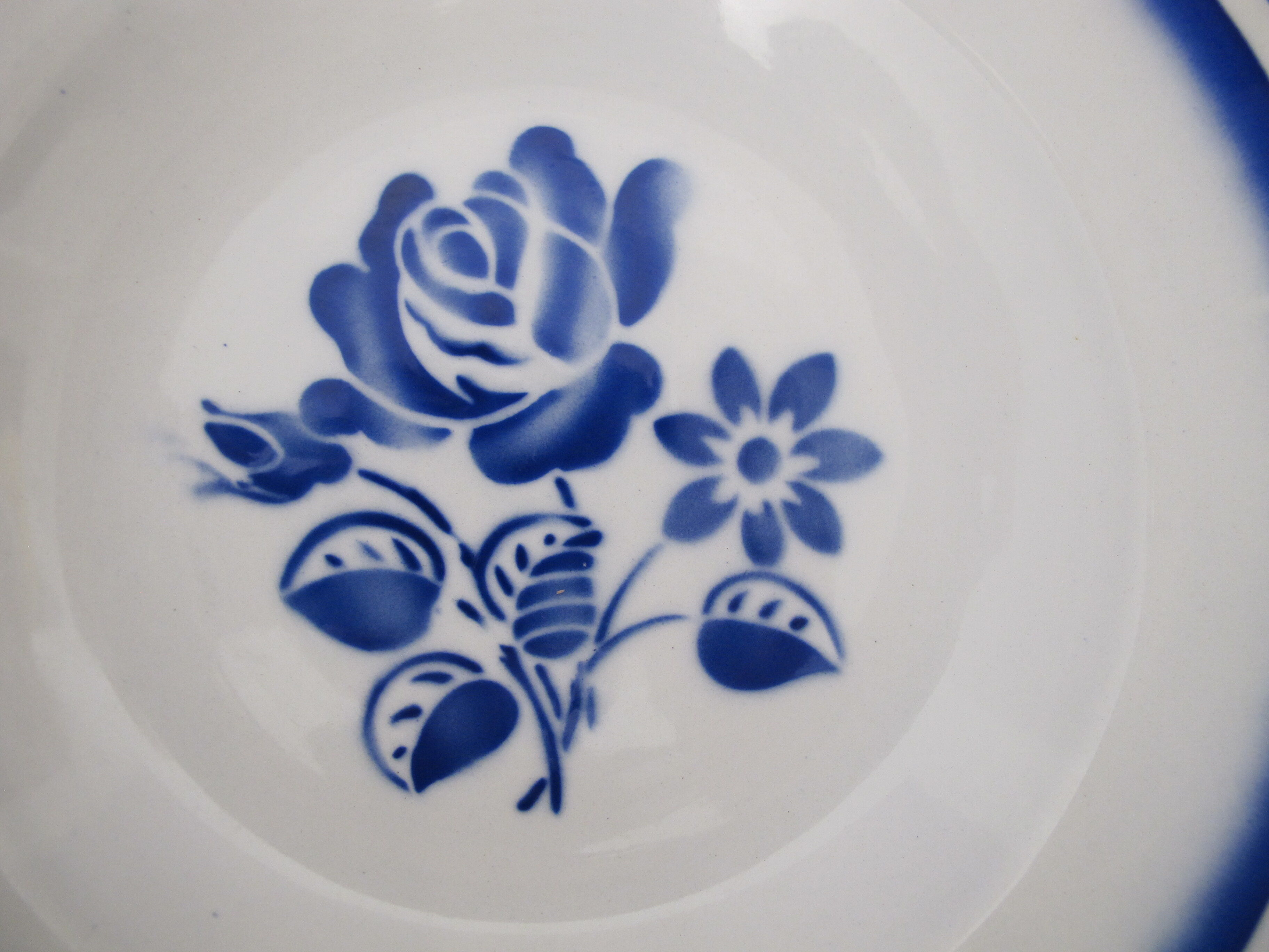 3 vintage hollow plates