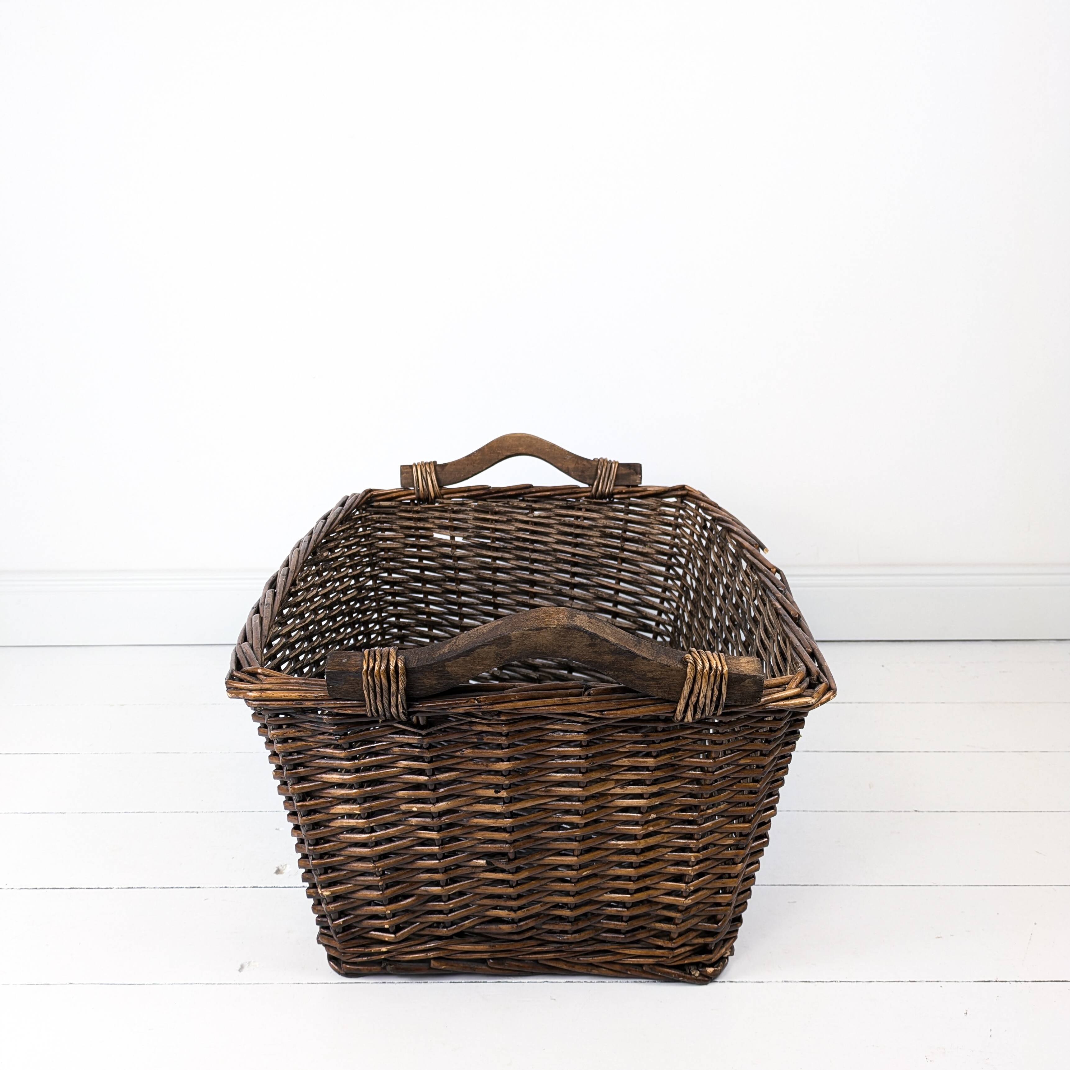 Panier Vintage Anse Rangement Mid Century Panier en osier tressé marron foncé Travail manuel Hygge S