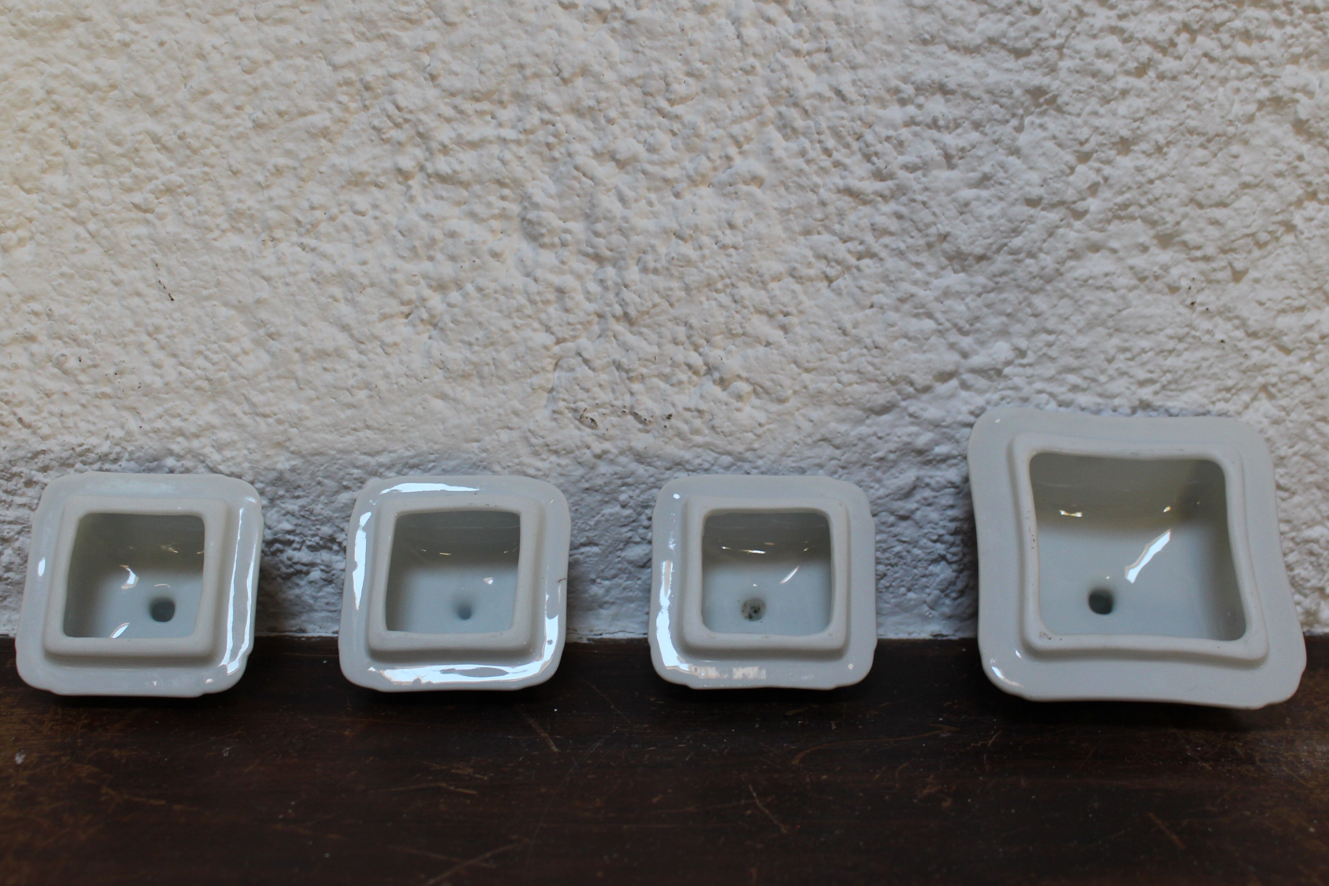 Lot de 4 pots à épices