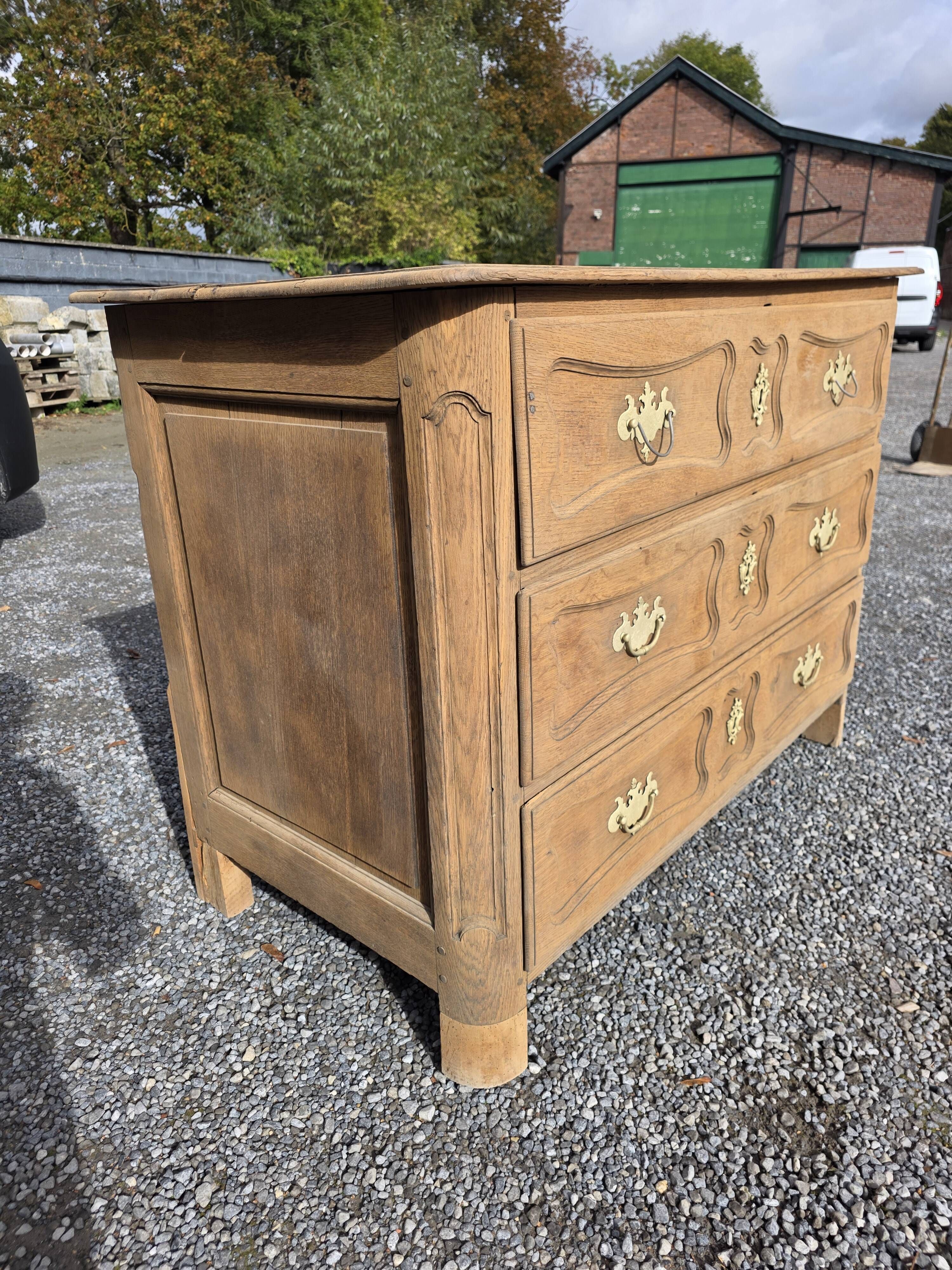 18th-century Louis XV oak commode