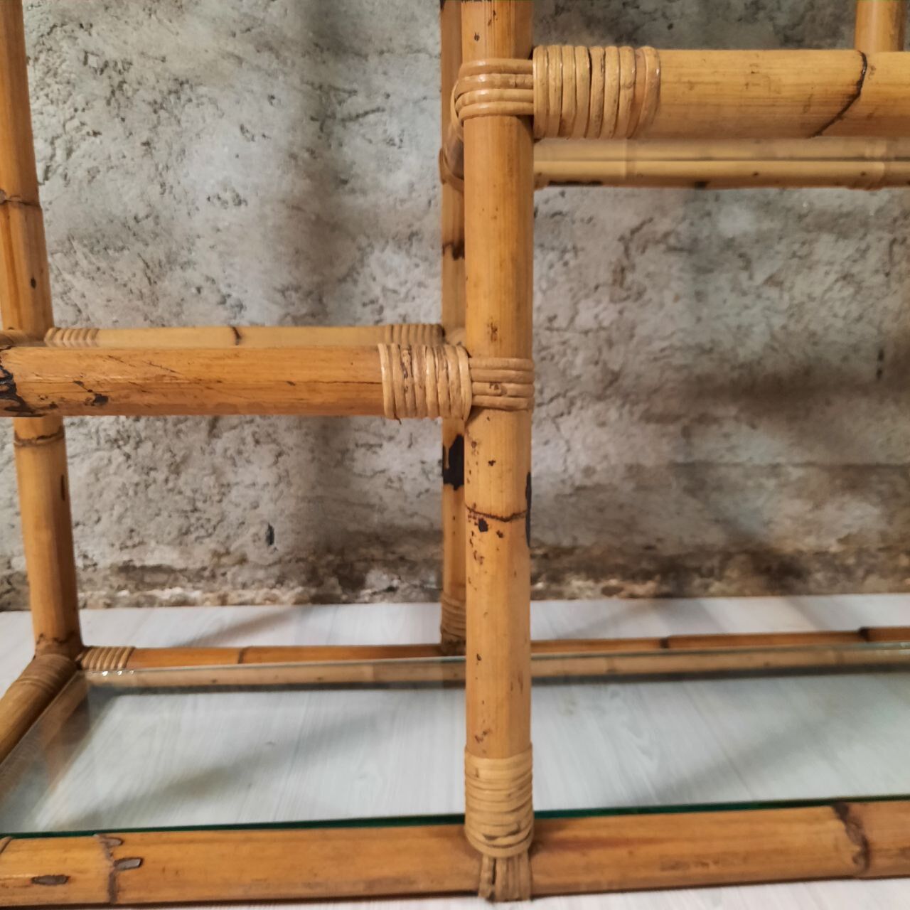 Bibliothèque étagère en bambou vintage