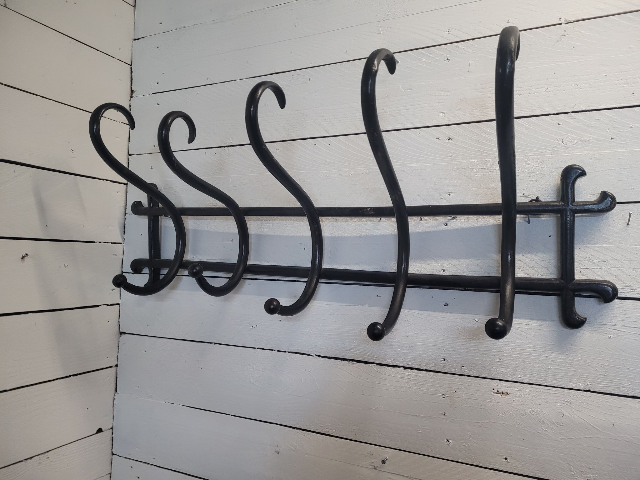 Antique coat rack in curved wood 5 hooks